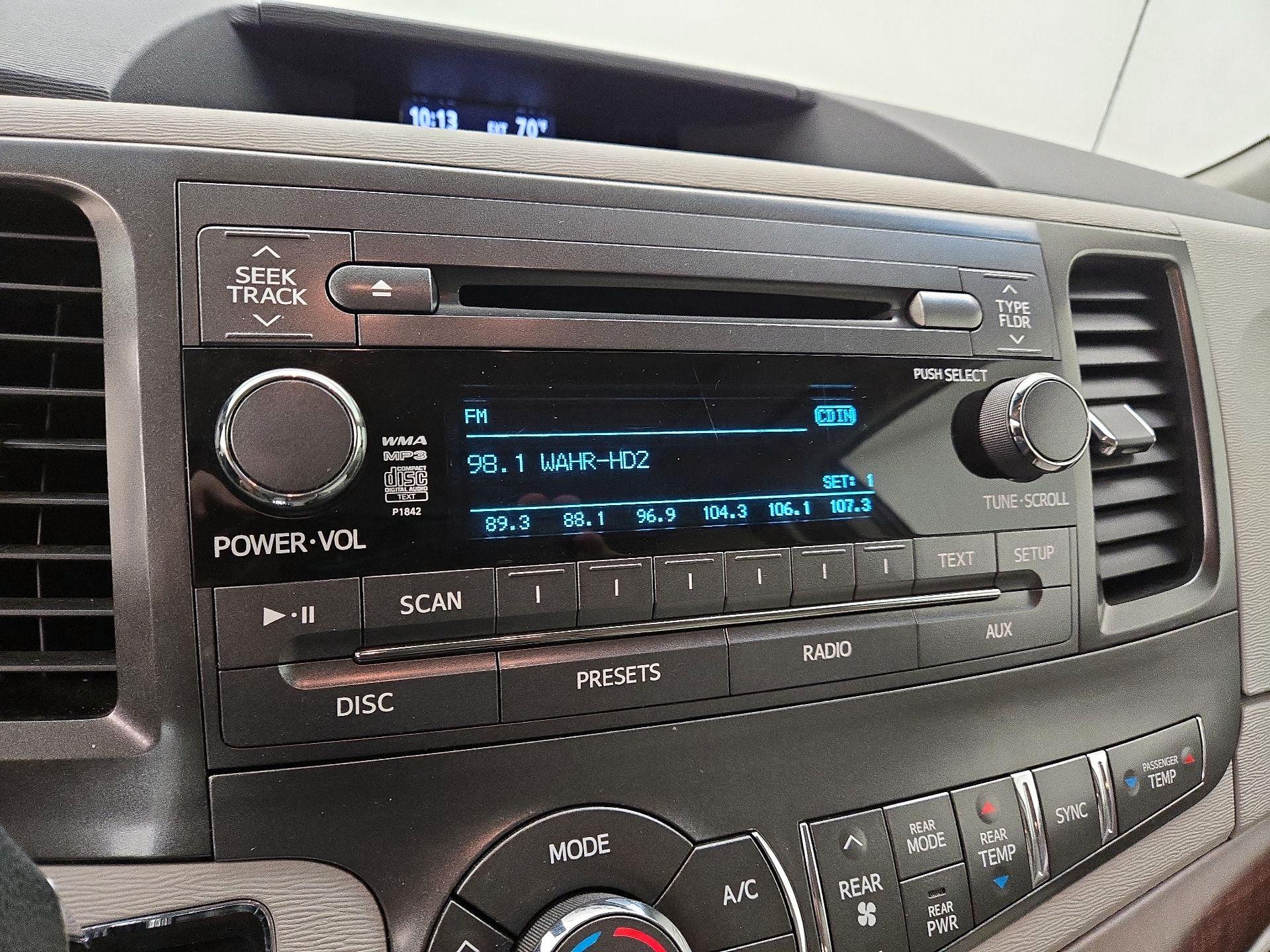 Thumbnail: 2014 Toyota Sienna - 15