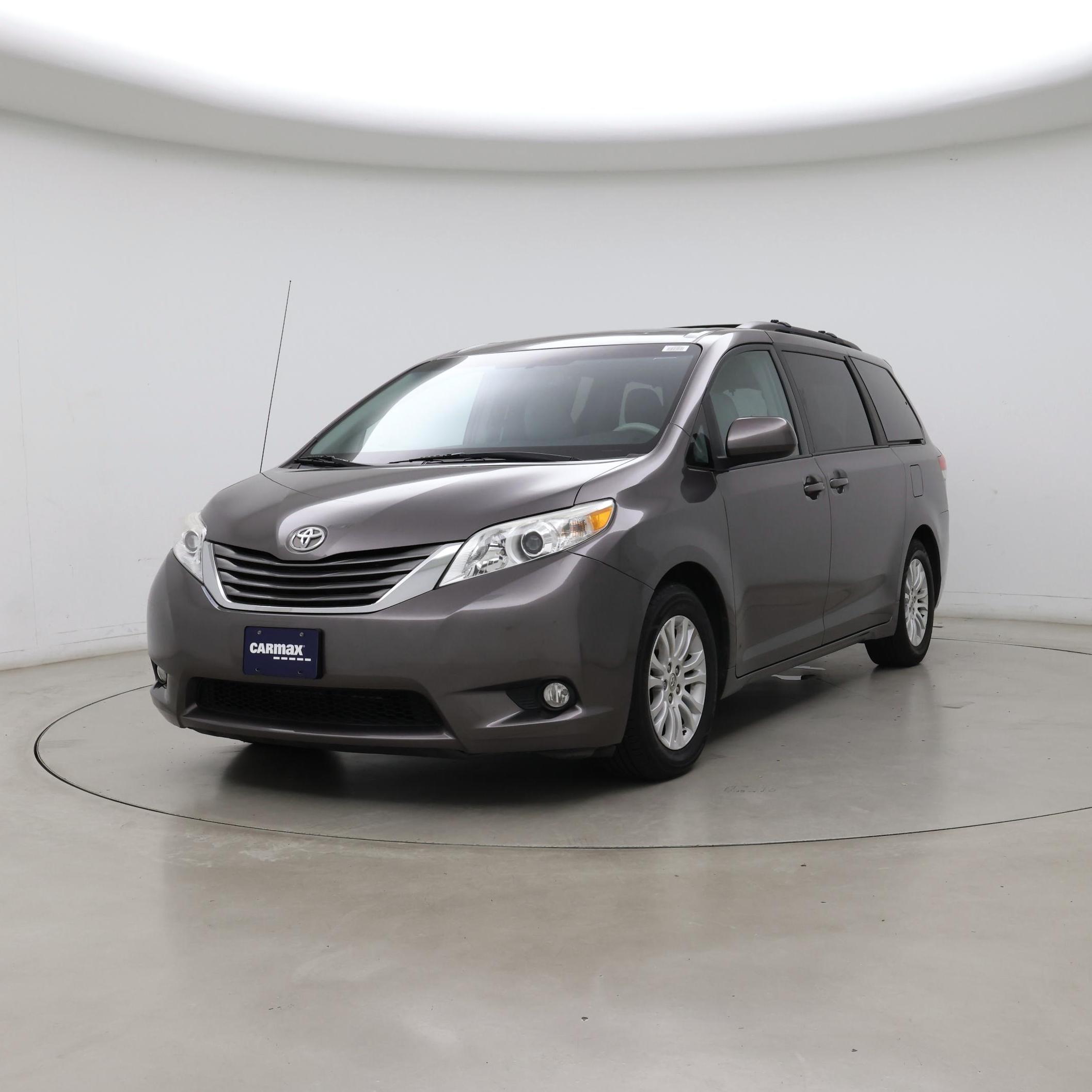 Thumbnail: 2014 Toyota Sienna - 4