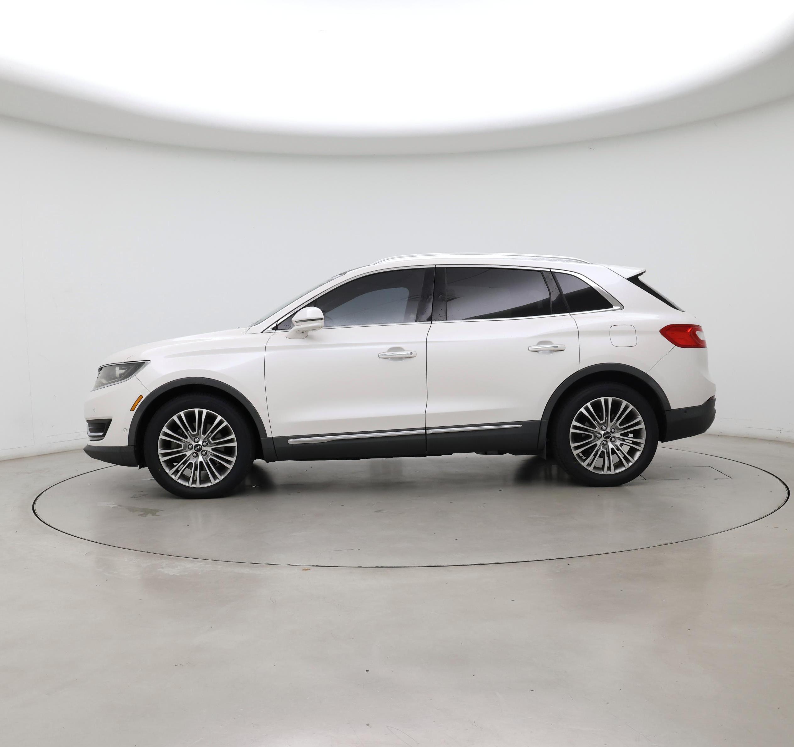 Thumbnail: 2017 Lincoln MKX - 3