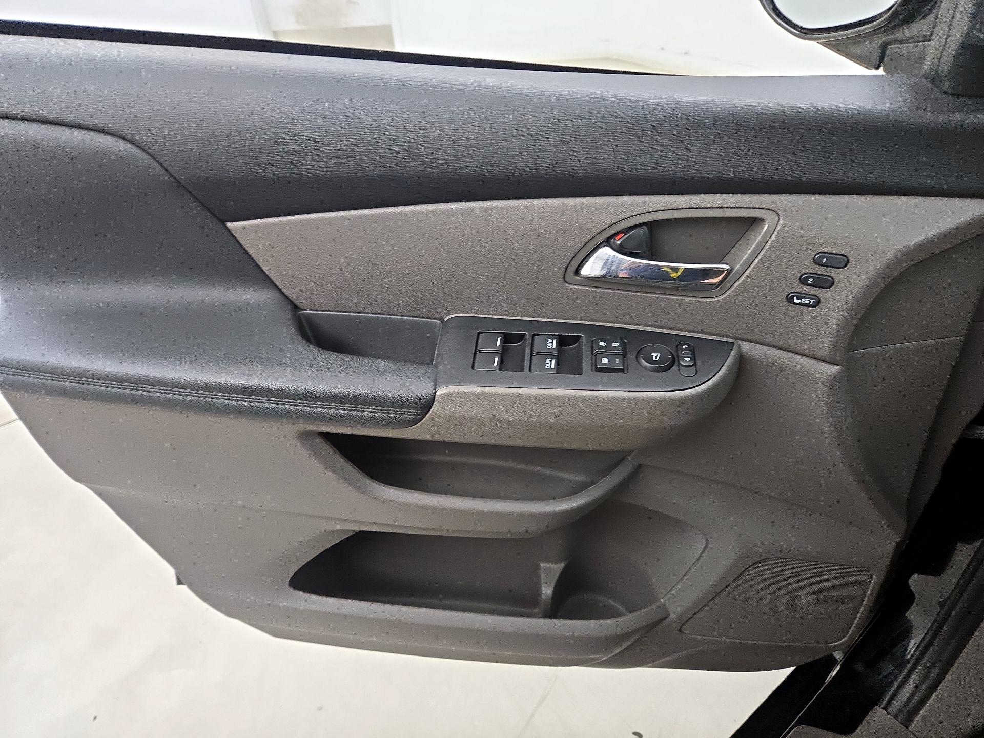 Thumbnail: 2015 Honda Odyssey - 12