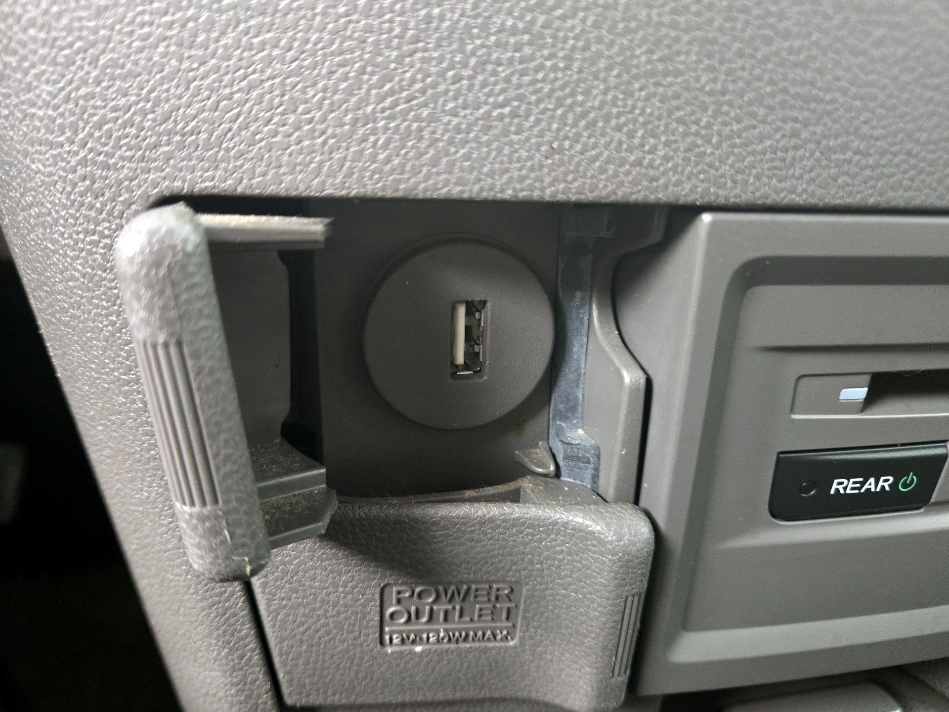 Thumbnail: 2015 Honda Odyssey - 18