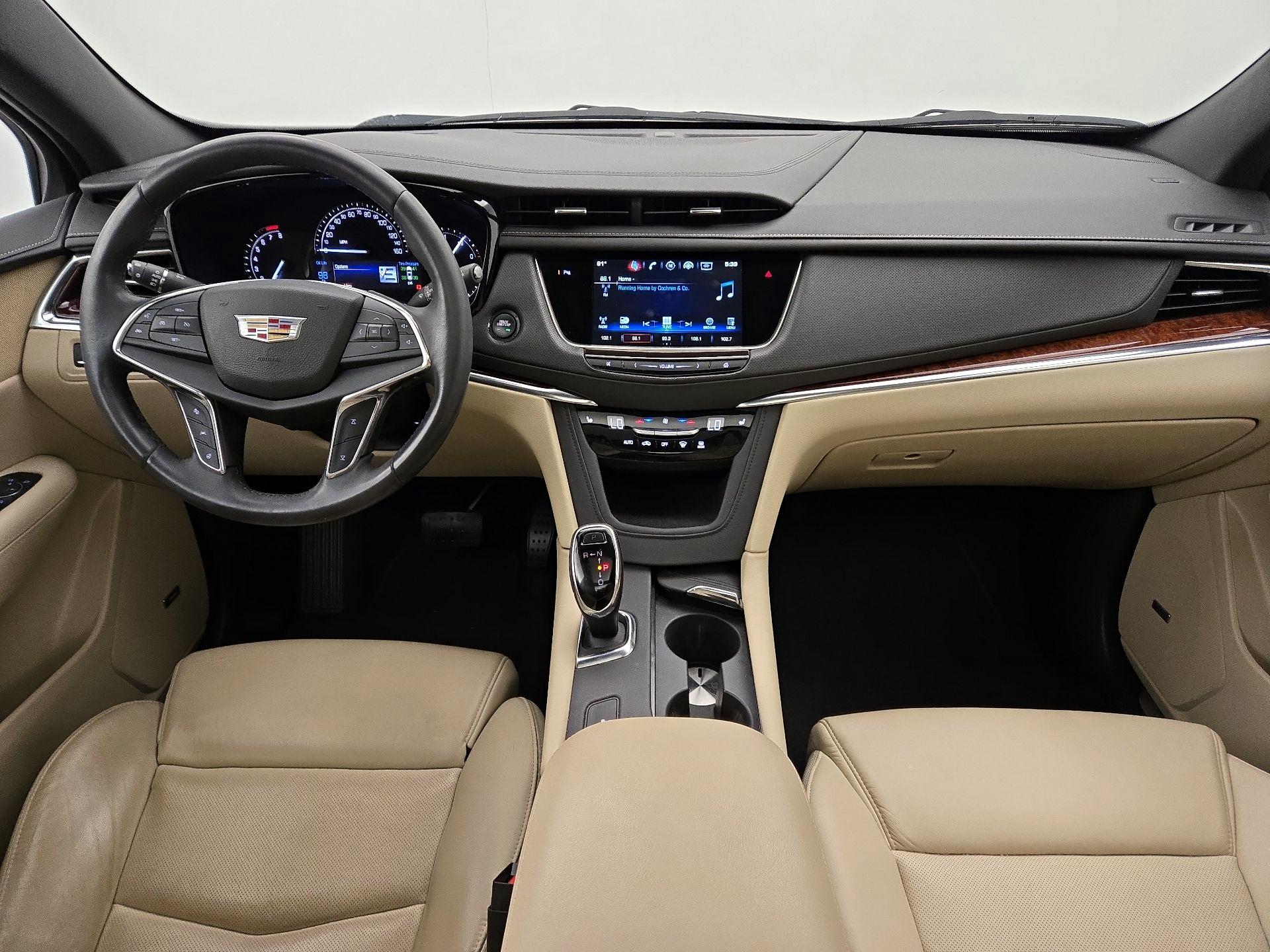 Thumbnail: 2017 Cadillac XT5 - 9