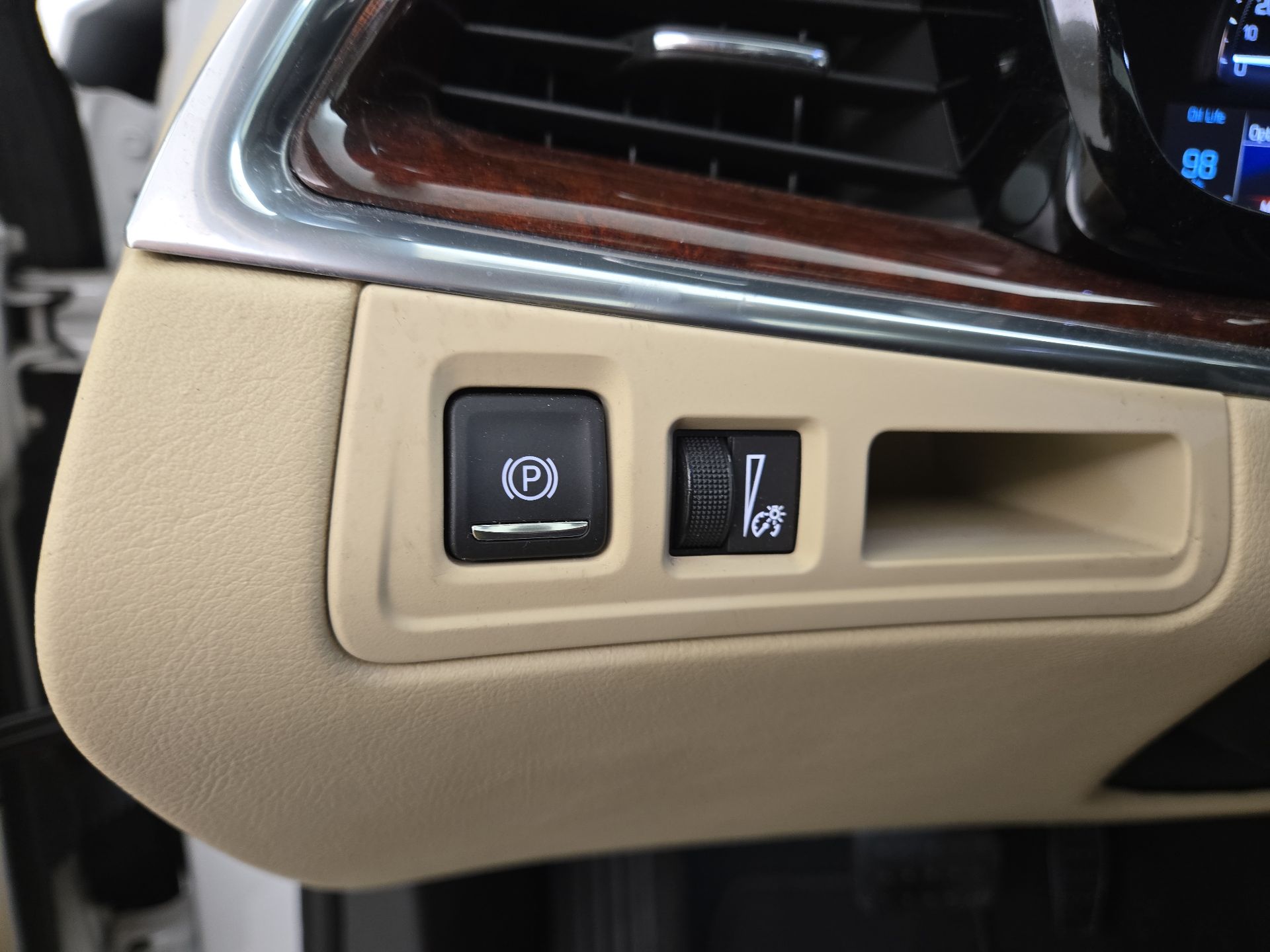 Thumbnail: 2017 Cadillac XT5 - 13