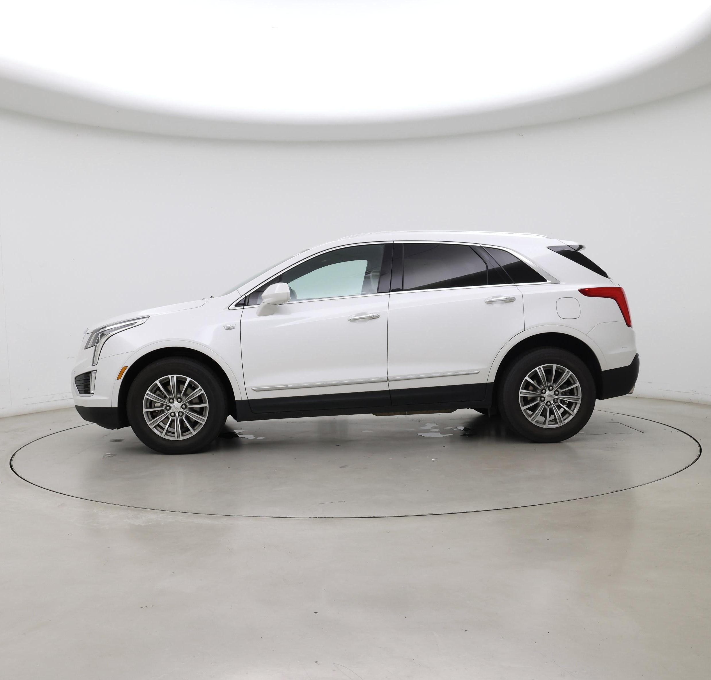 Thumbnail: 2017 Cadillac XT5 - 3