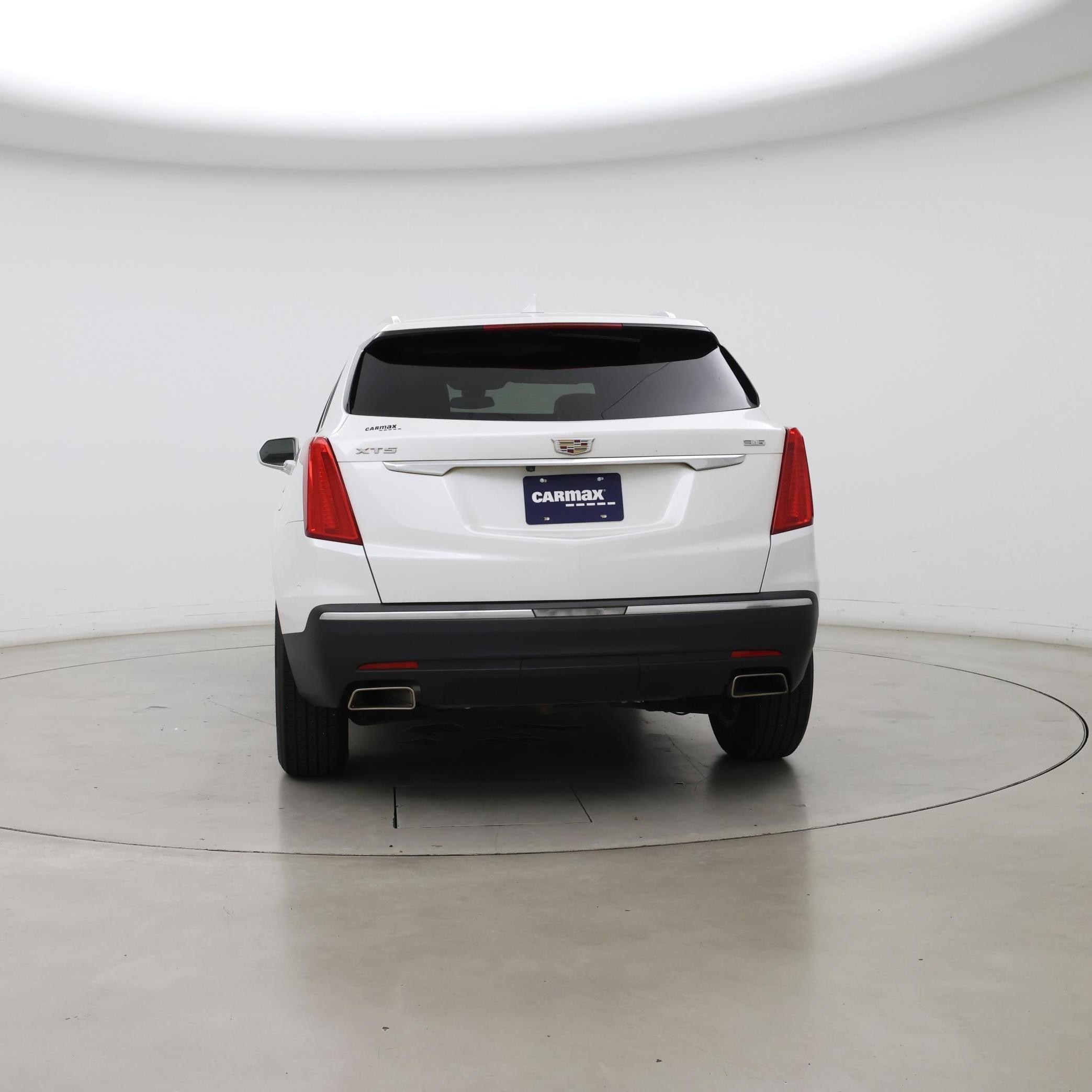 Thumbnail: 2017 Cadillac XT5 - 6