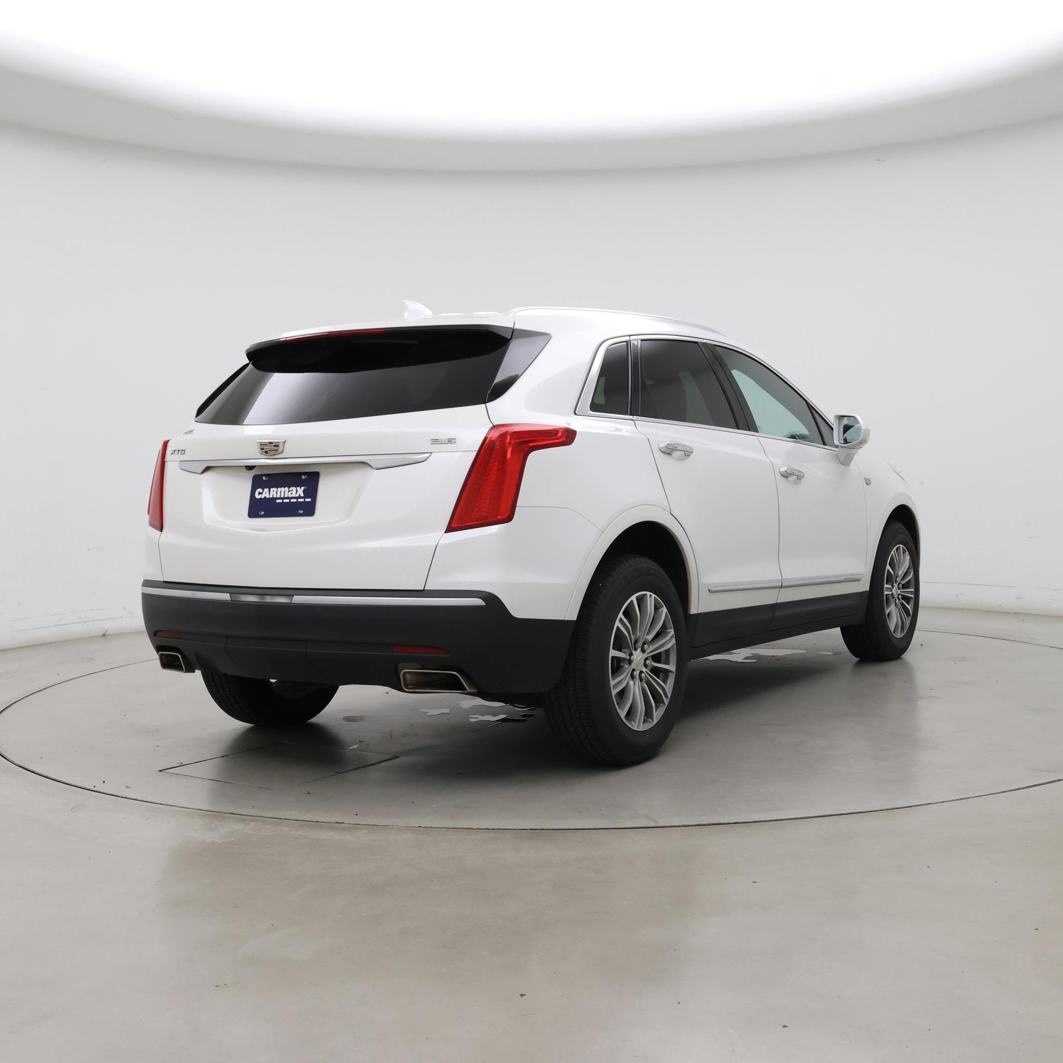 Thumbnail: 2017 Cadillac XT5 - 8