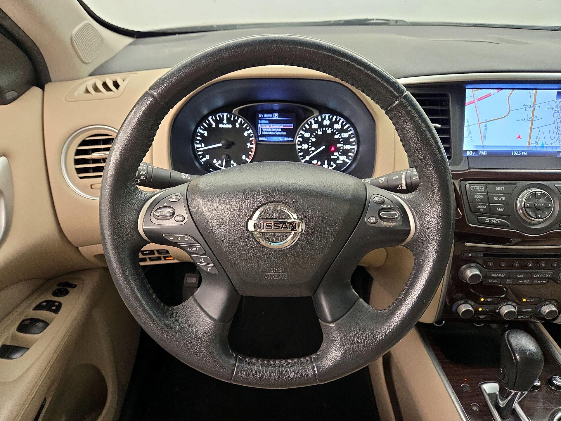Thumbnail: 2016 Nissan Pathfinder - 10