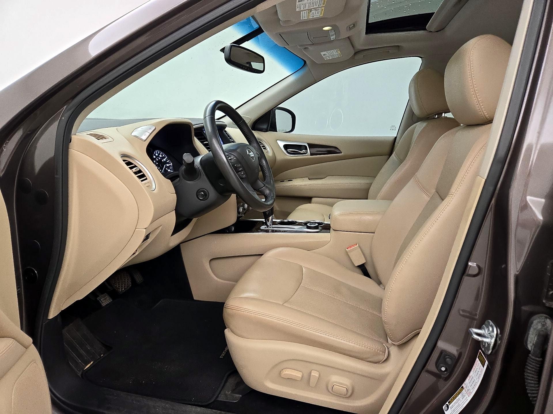 Thumbnail: 2016 Nissan Pathfinder - 11