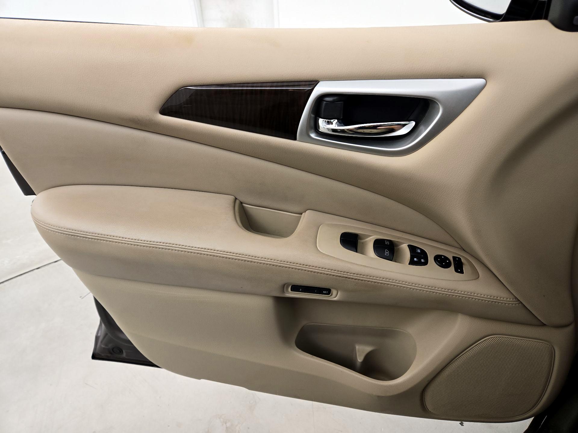 Thumbnail: 2016 Nissan Pathfinder - 12