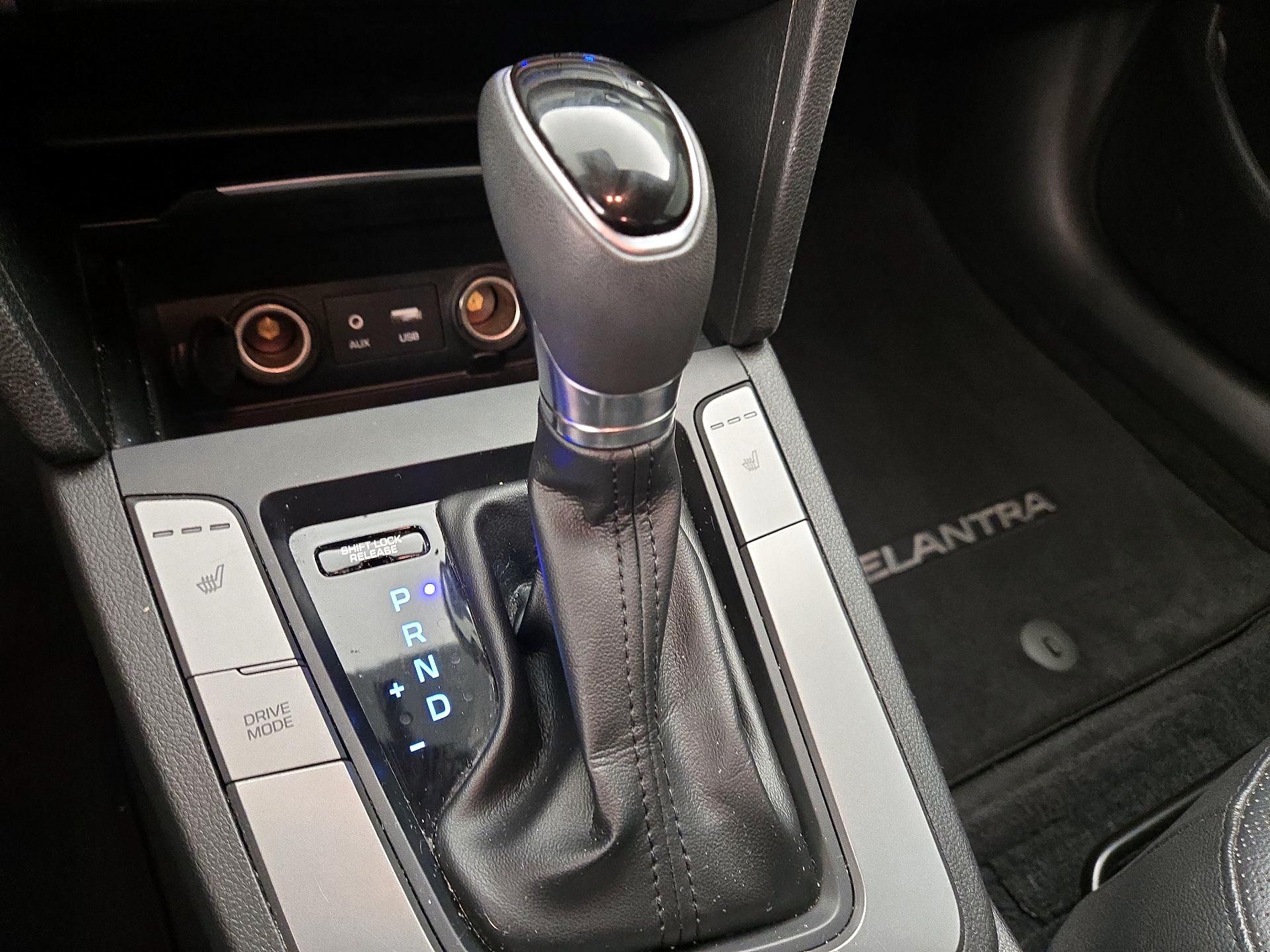 Thumbnail: 2017 Hyundai Elantra - 17