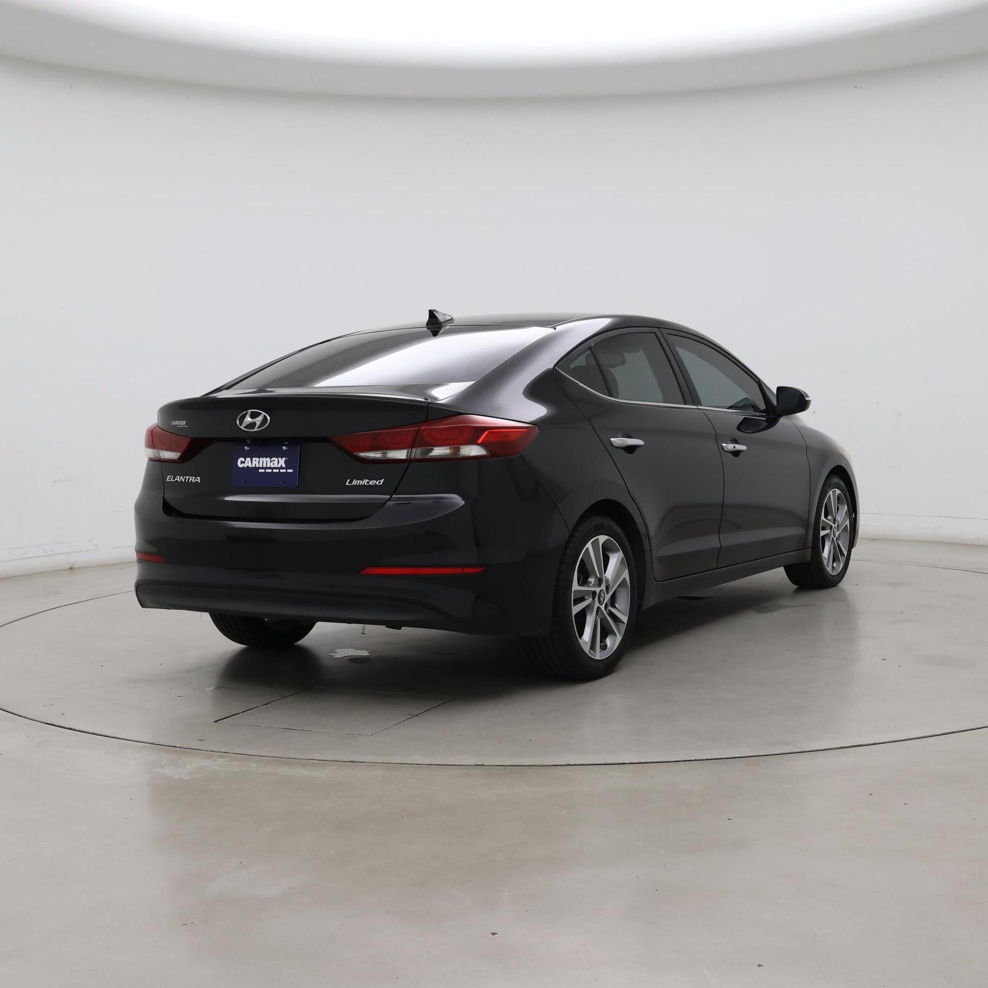 Thumbnail: 2017 Hyundai Elantra - 8