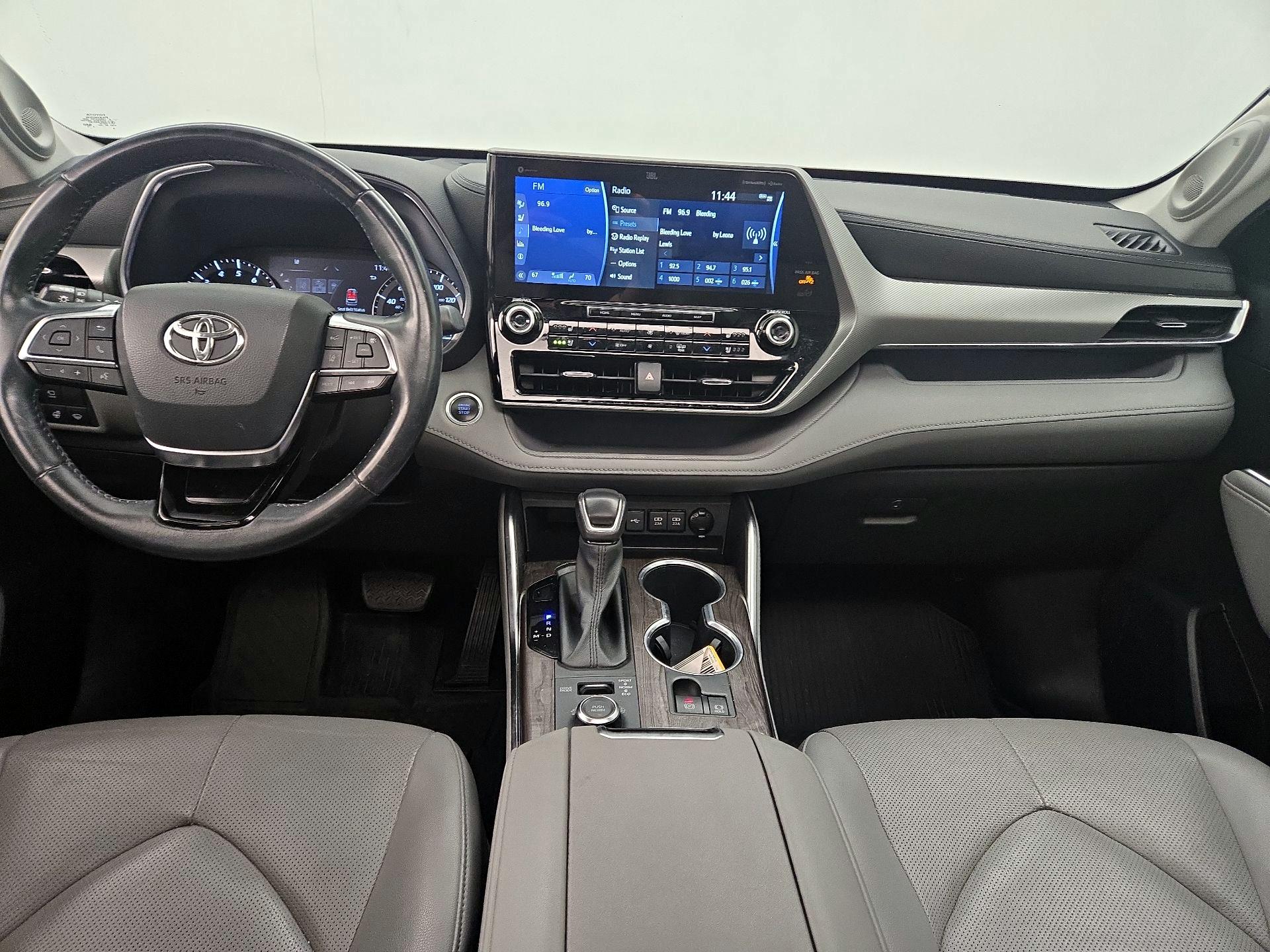 Thumbnail: 2021 Toyota Highlander - 9