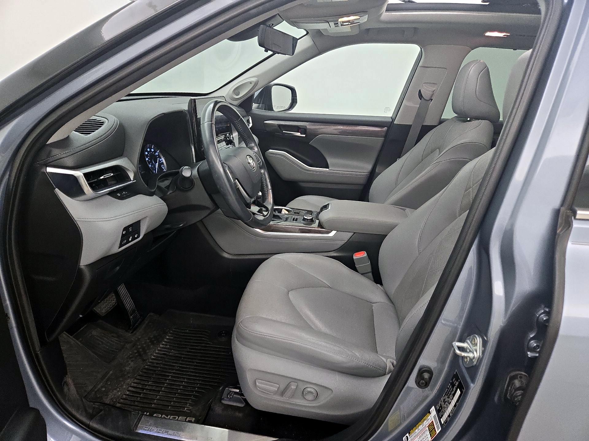 Thumbnail: 2021 Toyota Highlander - 11