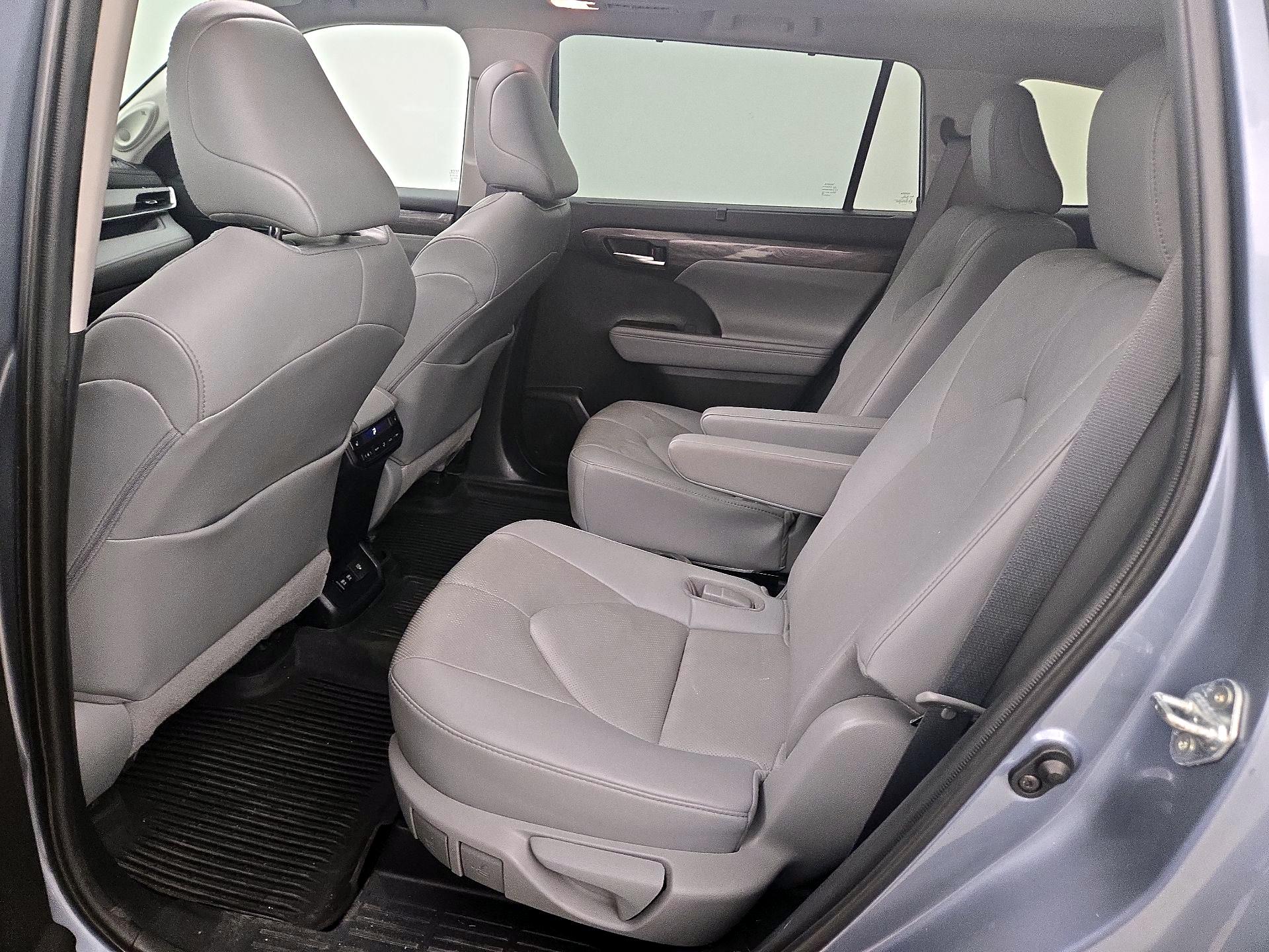 Thumbnail: 2021 Toyota Highlander - 19