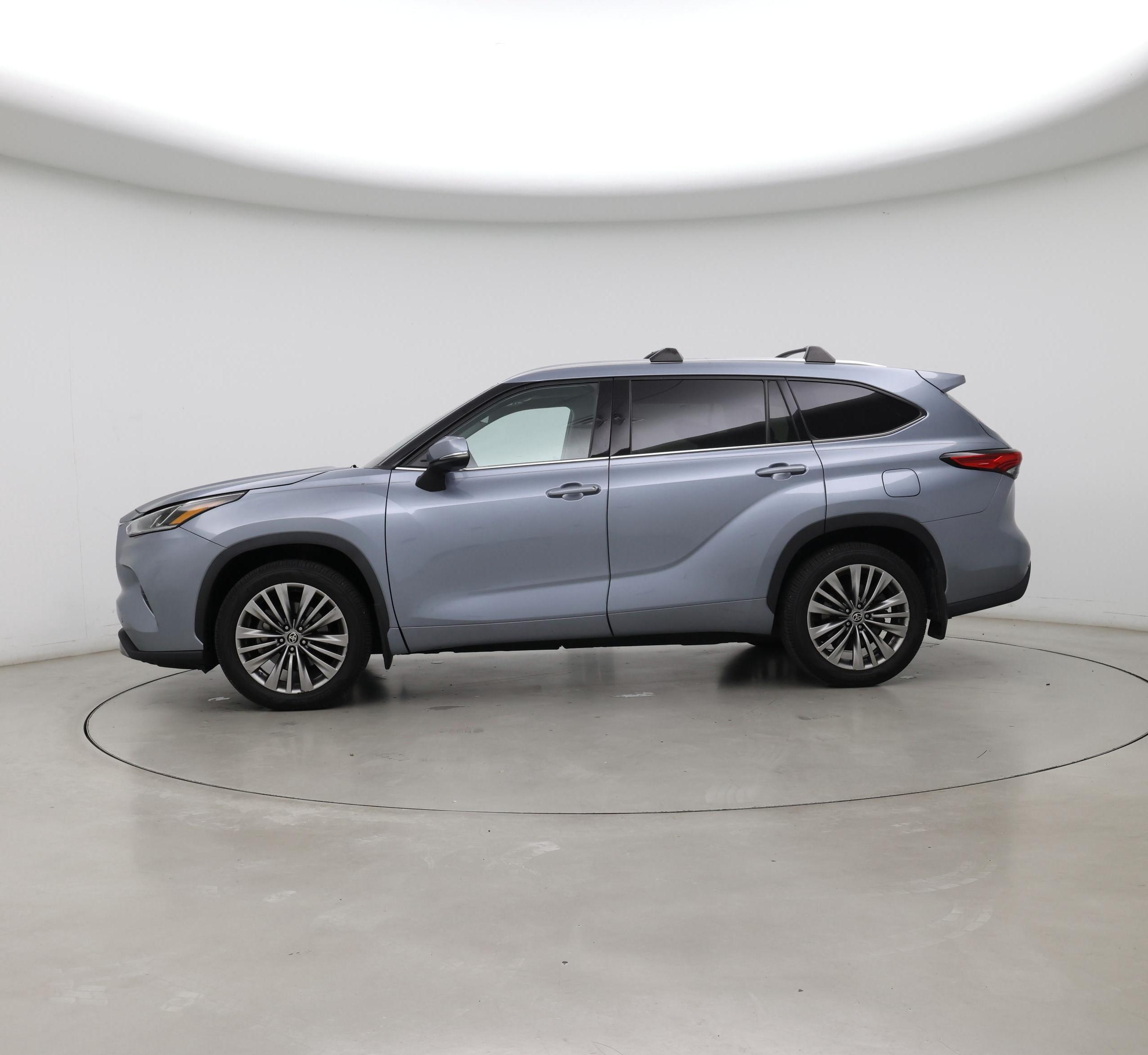 Thumbnail: 2021 Toyota Highlander - 3