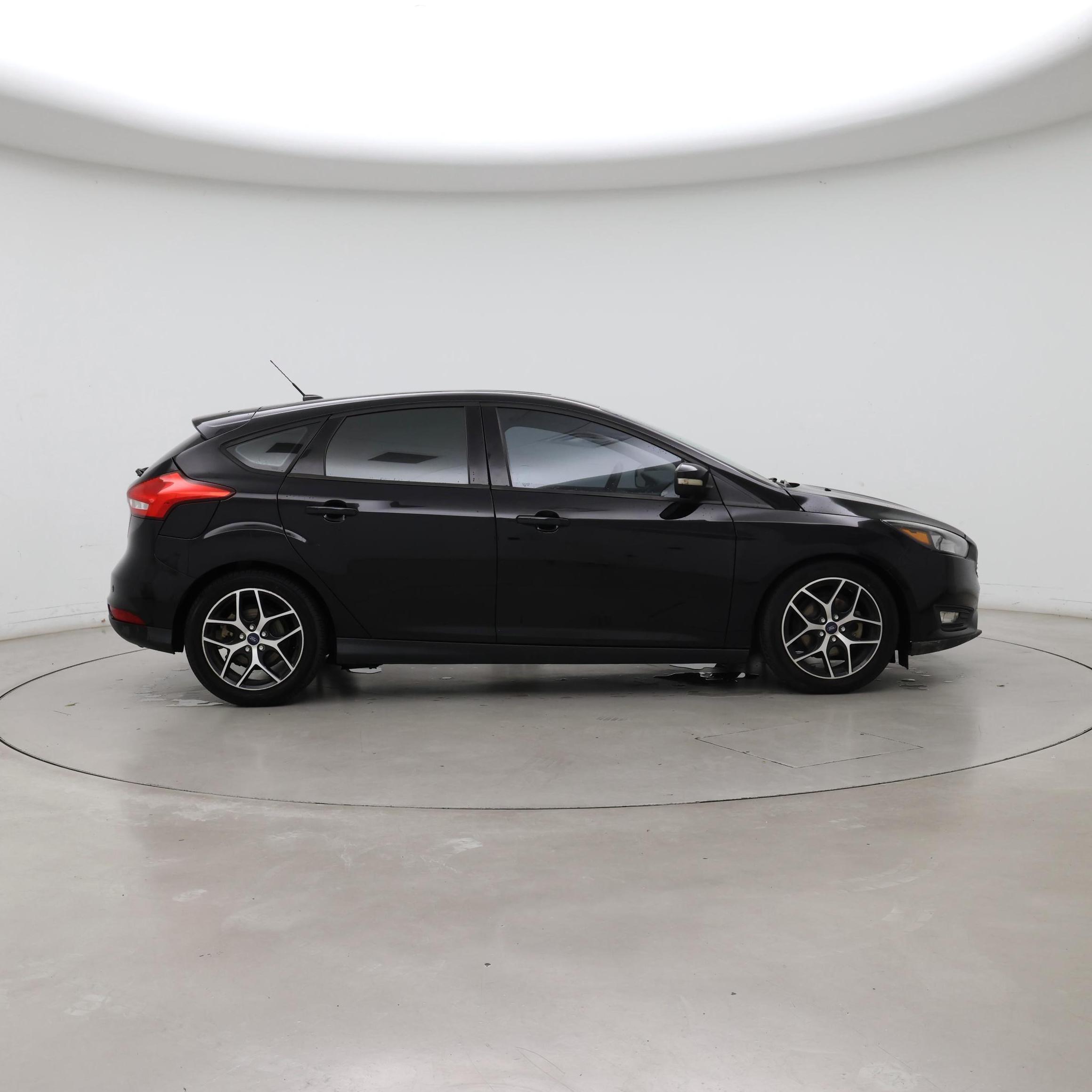 Thumbnail: 2017 Ford Focus - 7