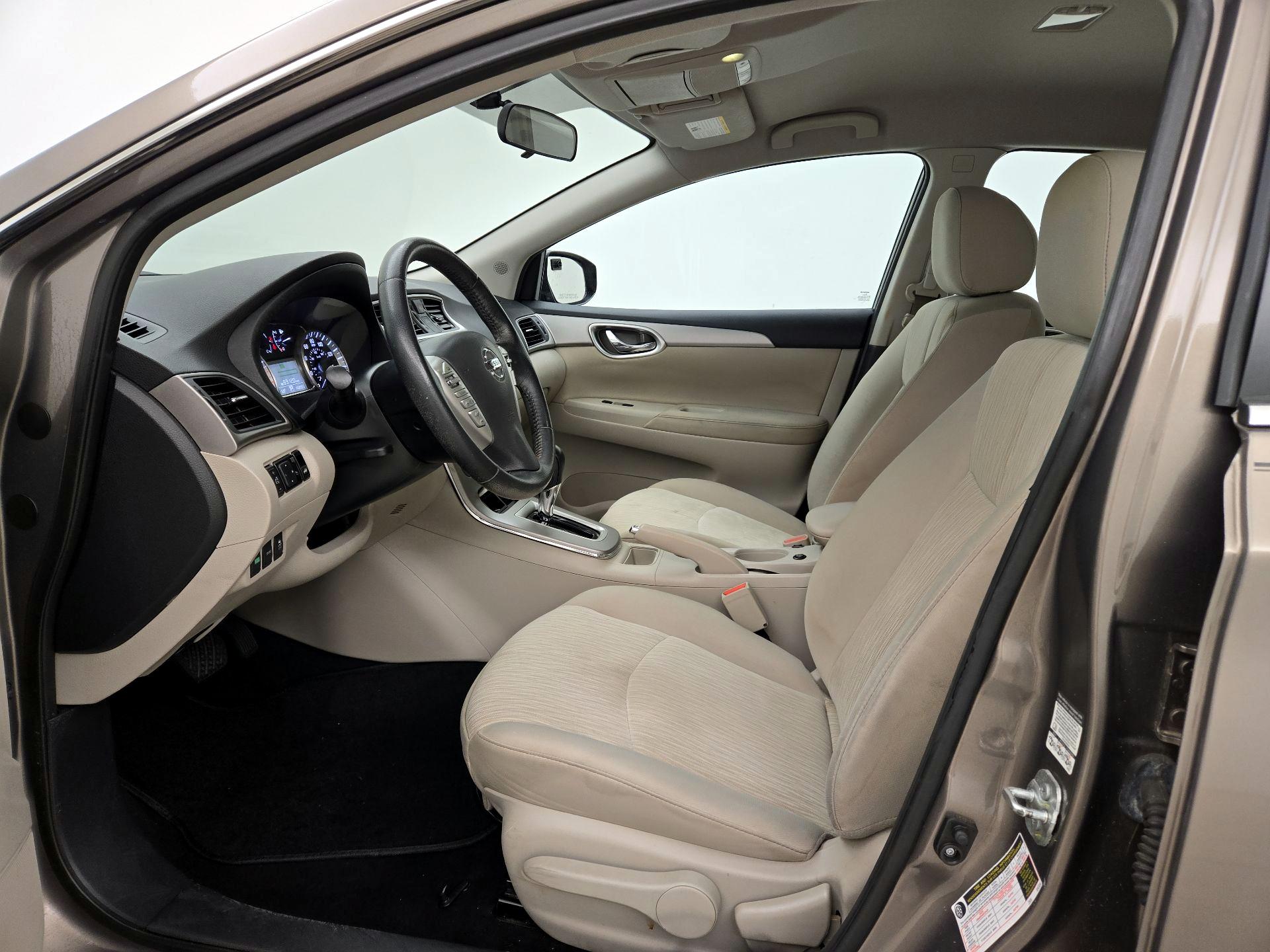 Thumbnail: 2015 Nissan Sentra - 11
