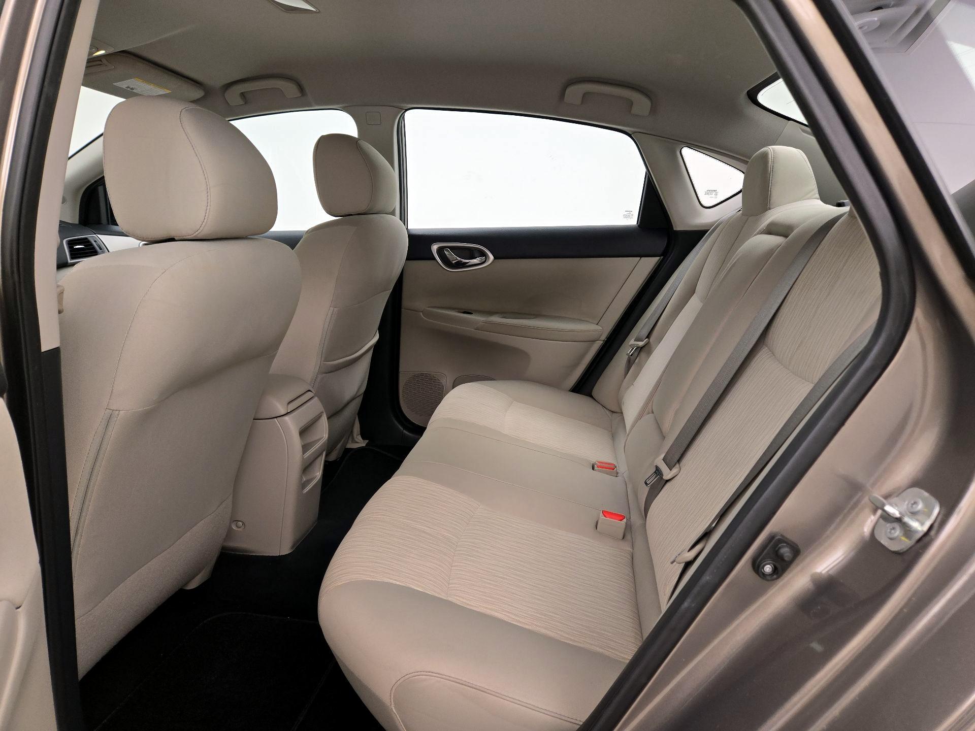Thumbnail: 2015 Nissan Sentra - 19