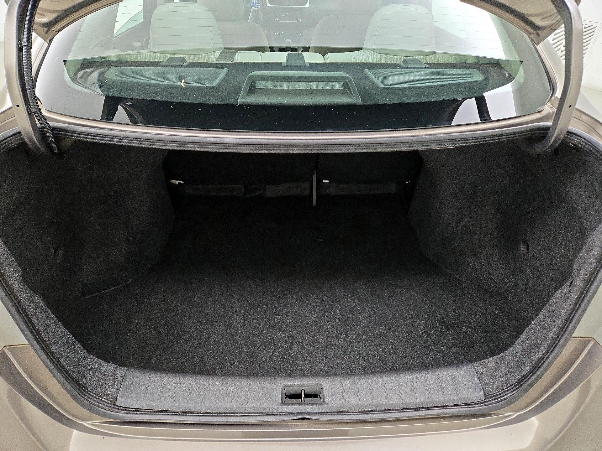 Thumbnail: 2015 Nissan Sentra - 20
