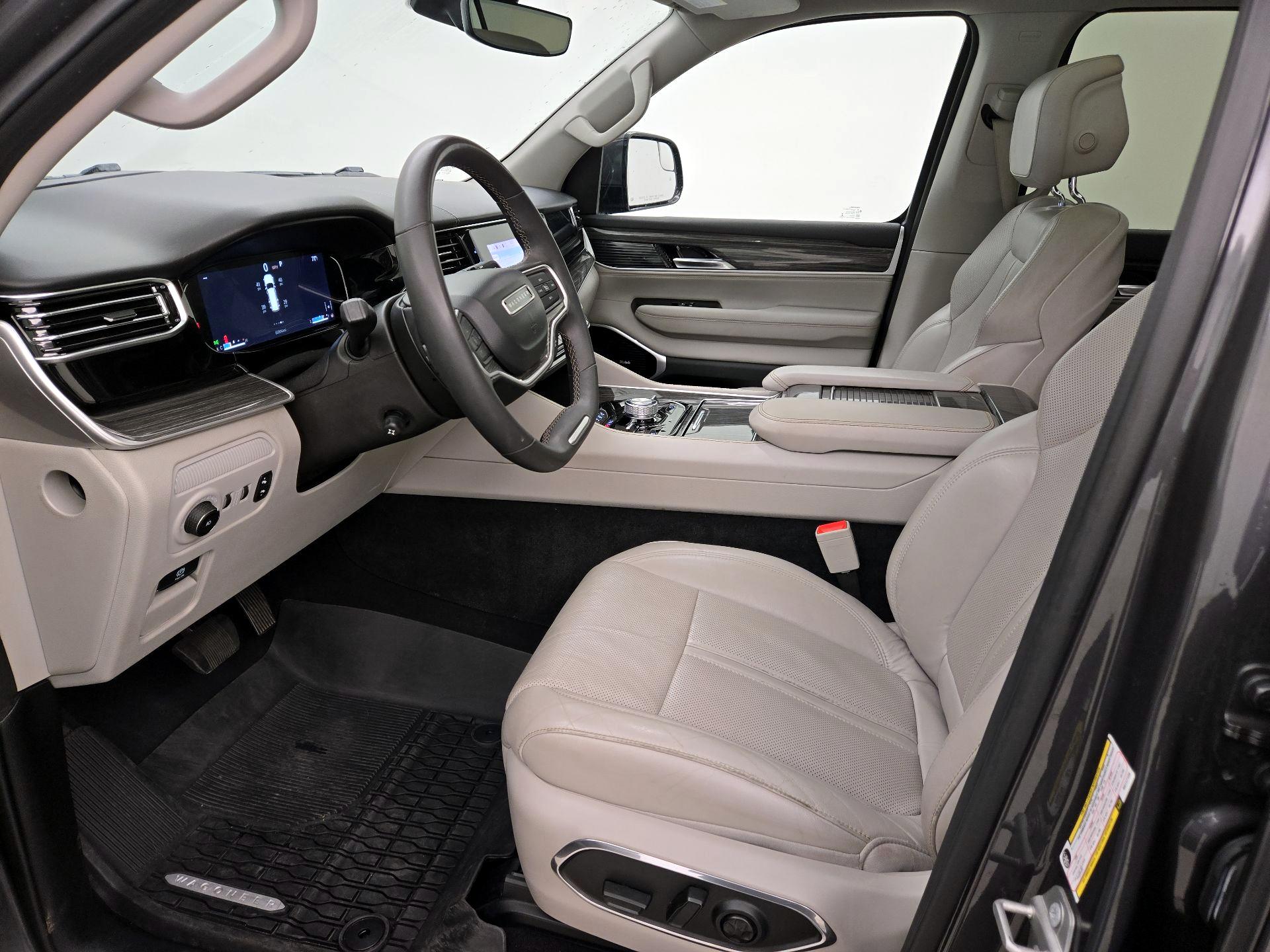 Thumbnail: 2022 Jeep Wagoneer - 11