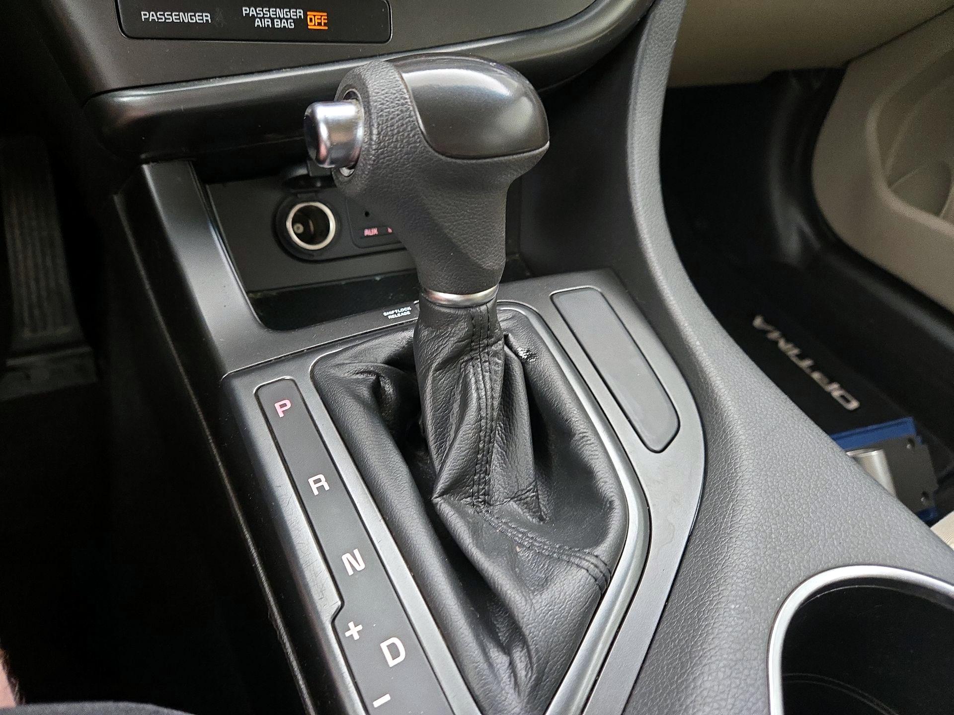 Thumbnail: 2015 Kia Optima - 16