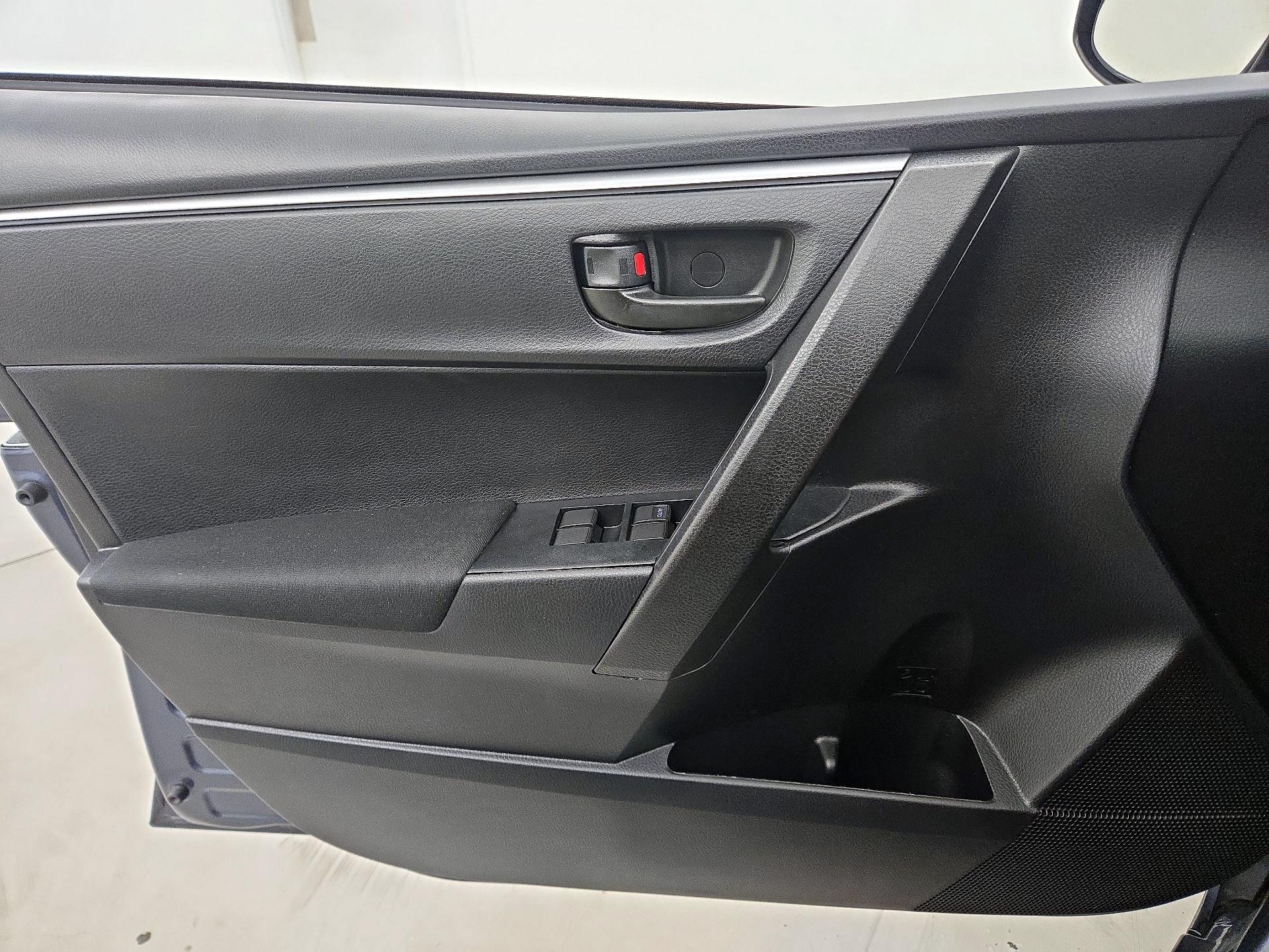 Thumbnail: 2016 Toyota Corolla - 12