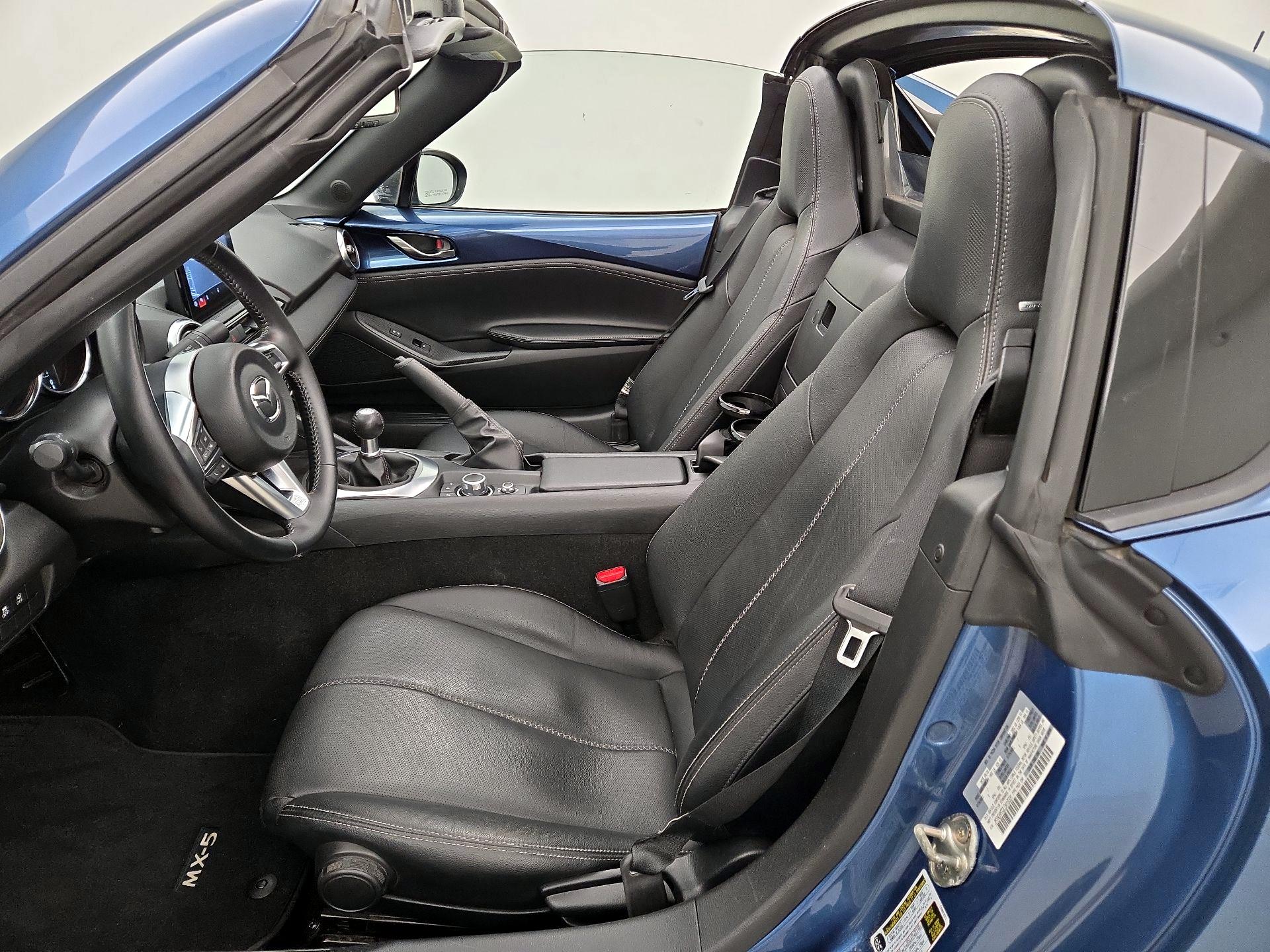 Thumbnail: 2020 Mazda MX-5 Miata - 11