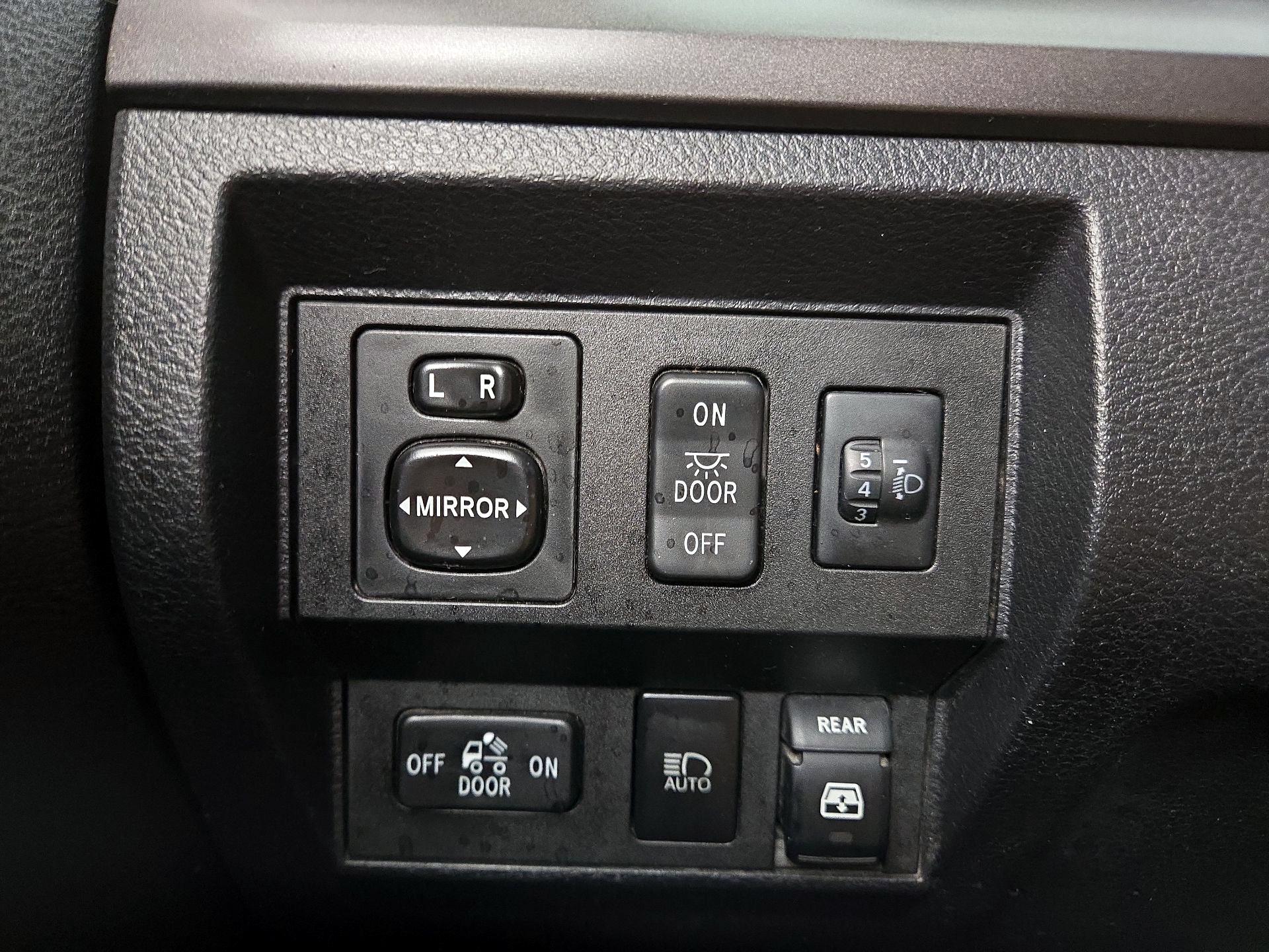 Thumbnail: 2018 Toyota Tundra - 13
