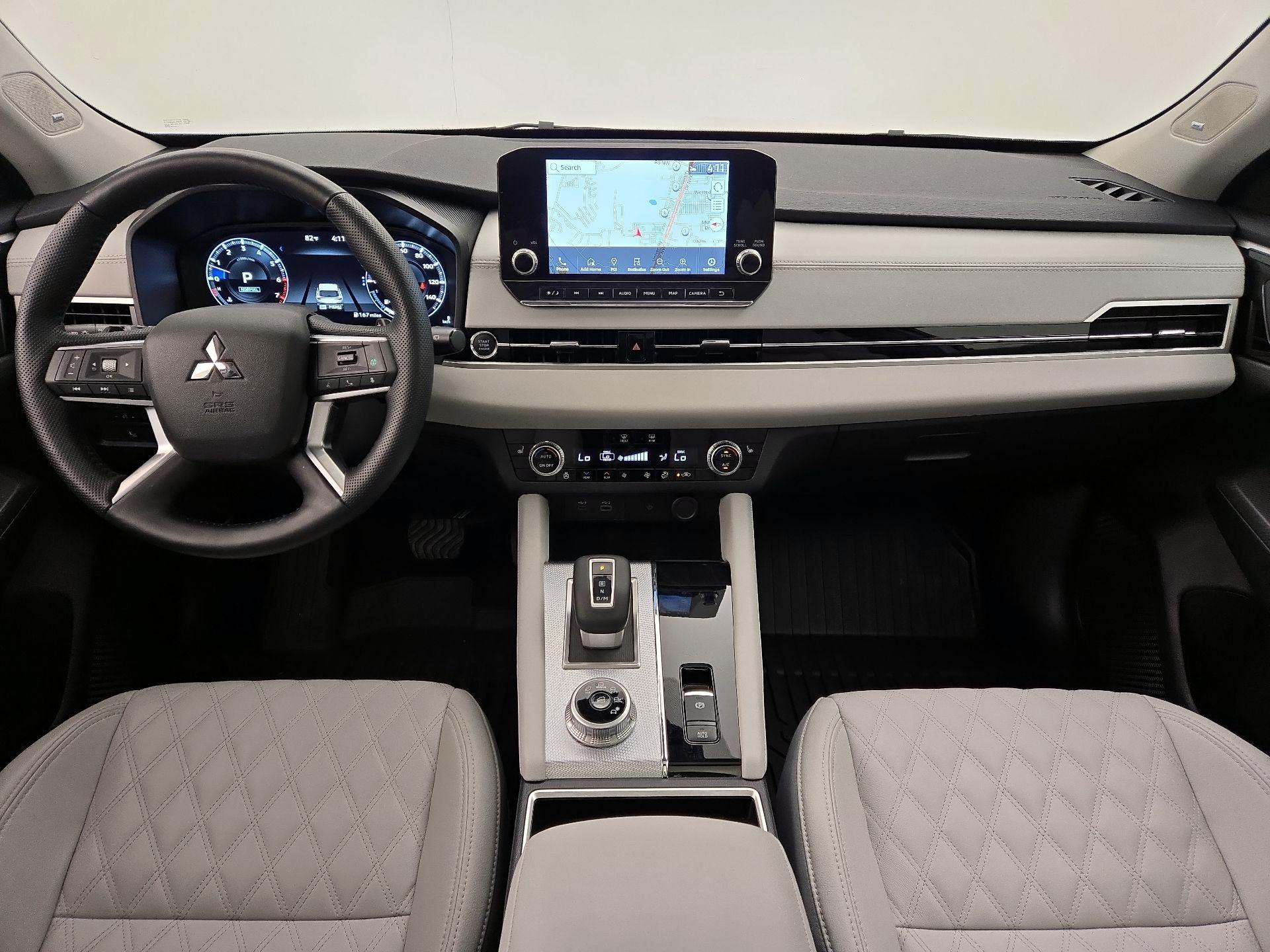Thumbnail: 2024 Mitsubishi Outlander - 9