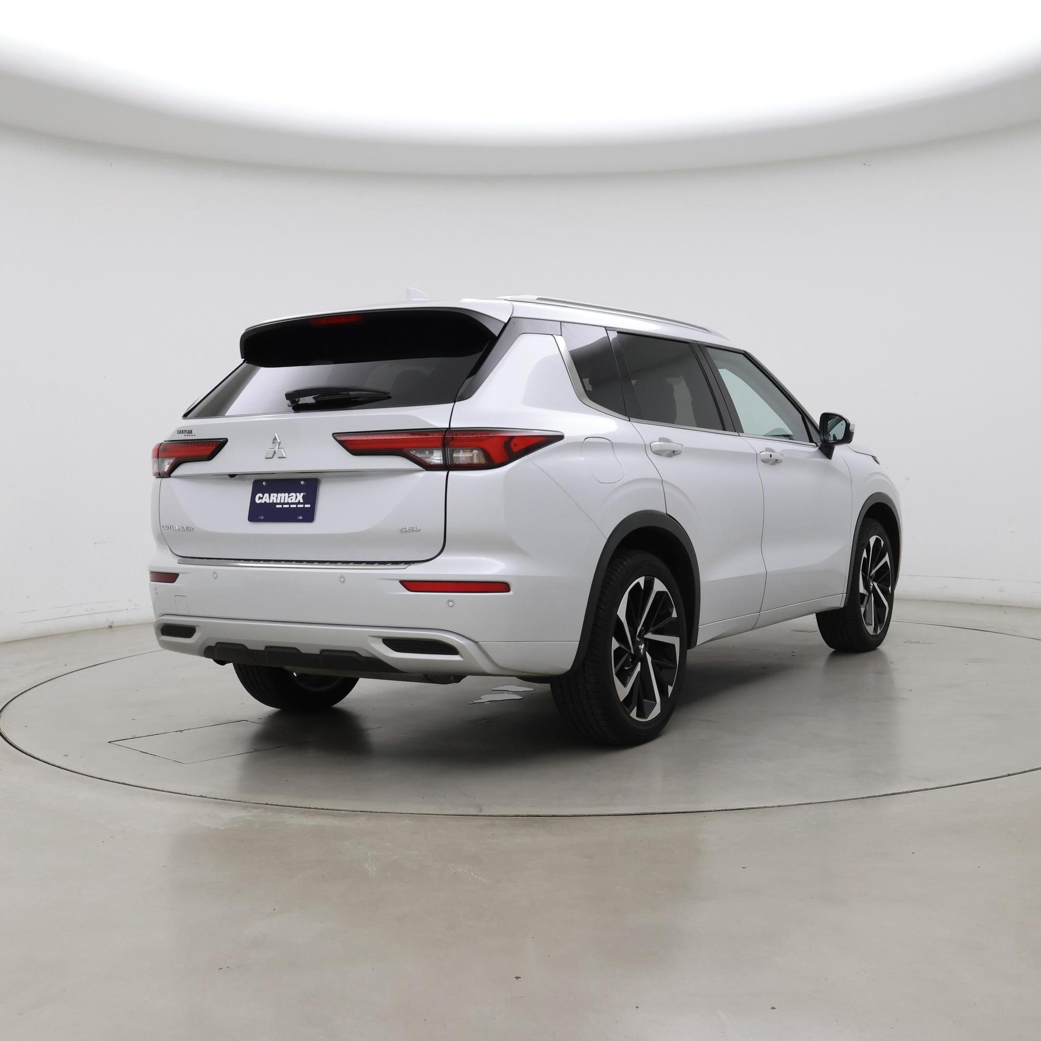 Thumbnail: 2024 Mitsubishi Outlander - 8
