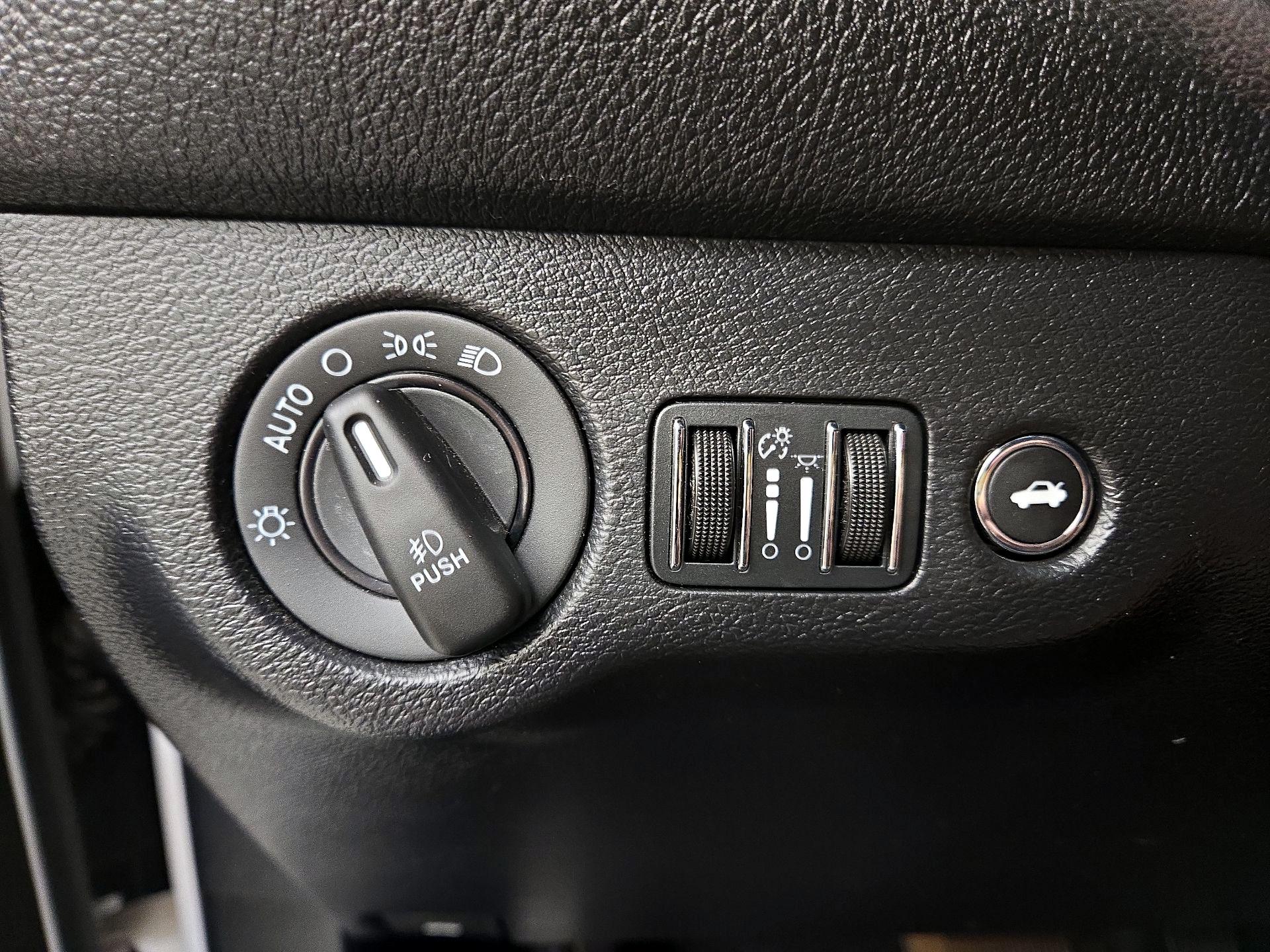Thumbnail: 2016 Dodge Challenger - 13