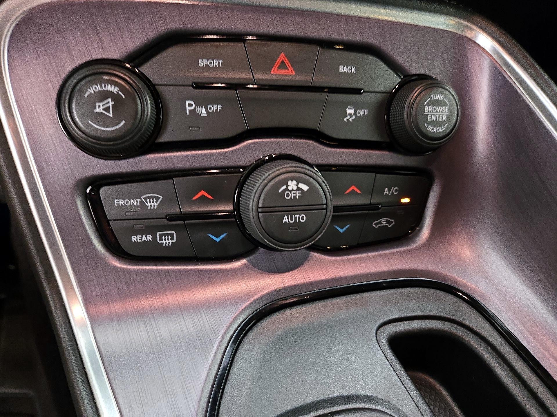 Thumbnail: 2016 Dodge Challenger - 17