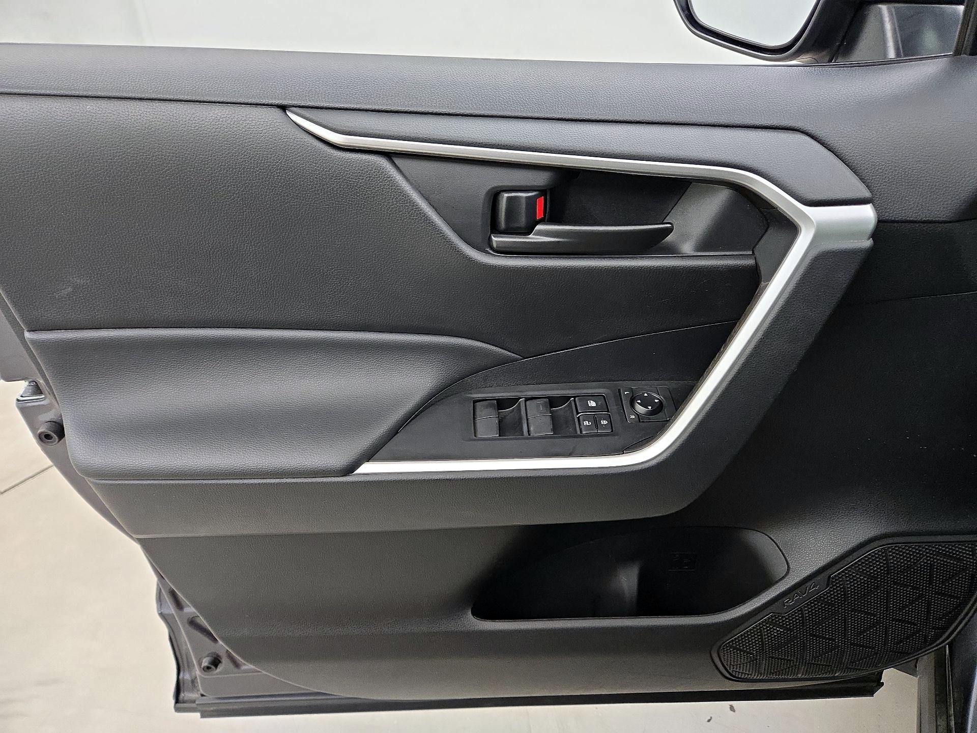 Thumbnail: 2024 Toyota RAV4 - 12
