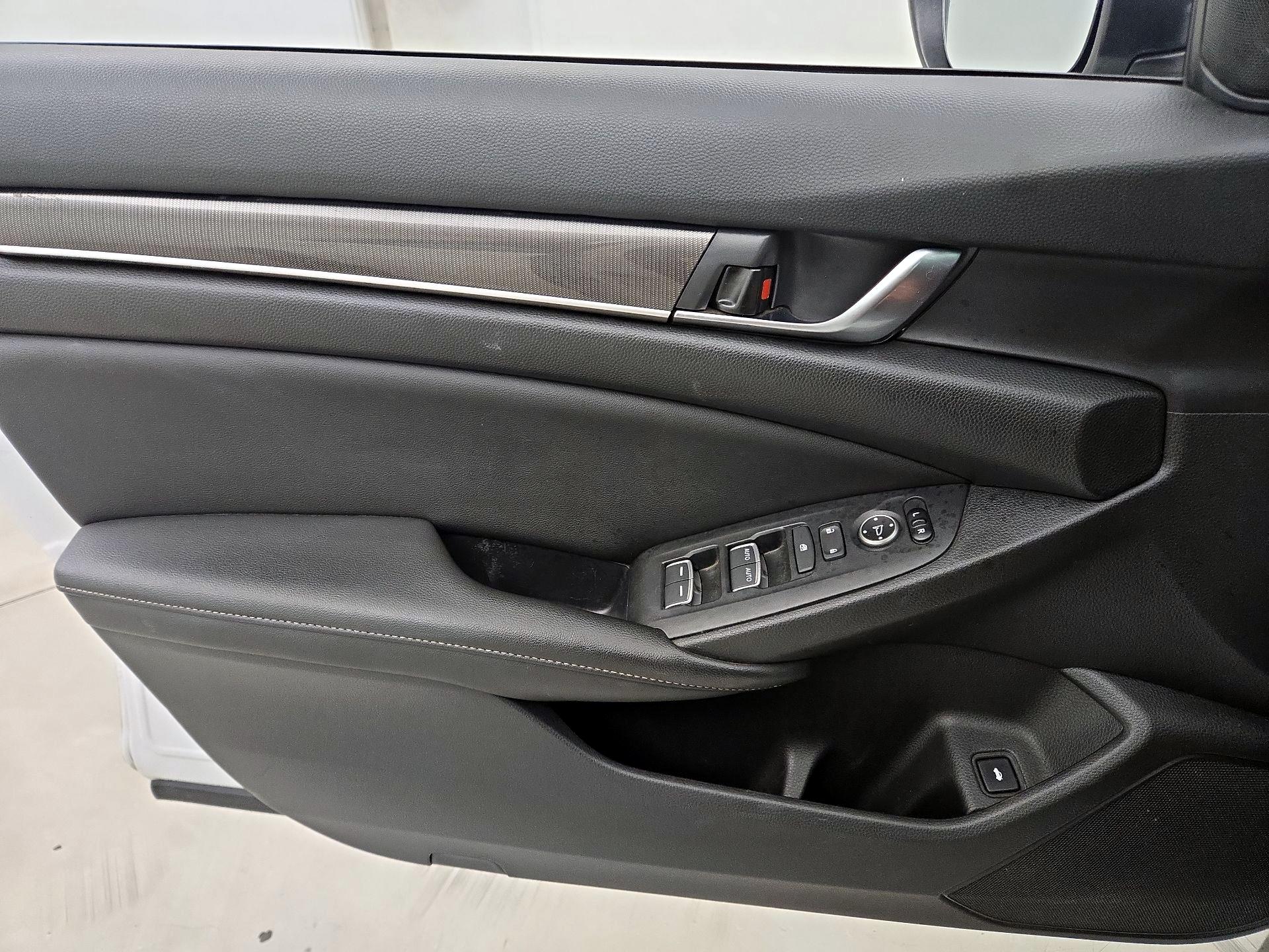 Thumbnail: 2019 Honda Accord - 12