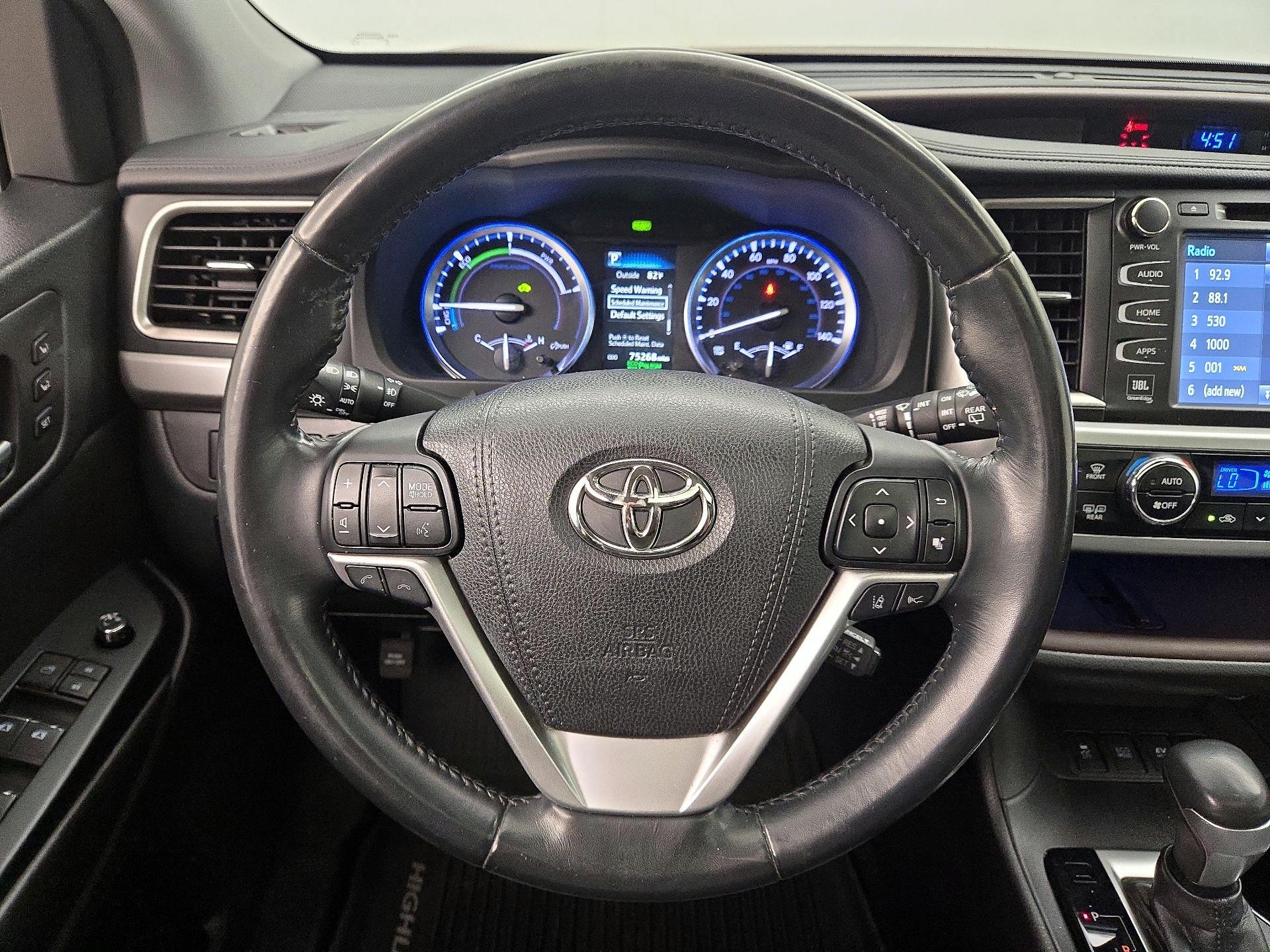 Thumbnail: 2017 Toyota Highlander - 10