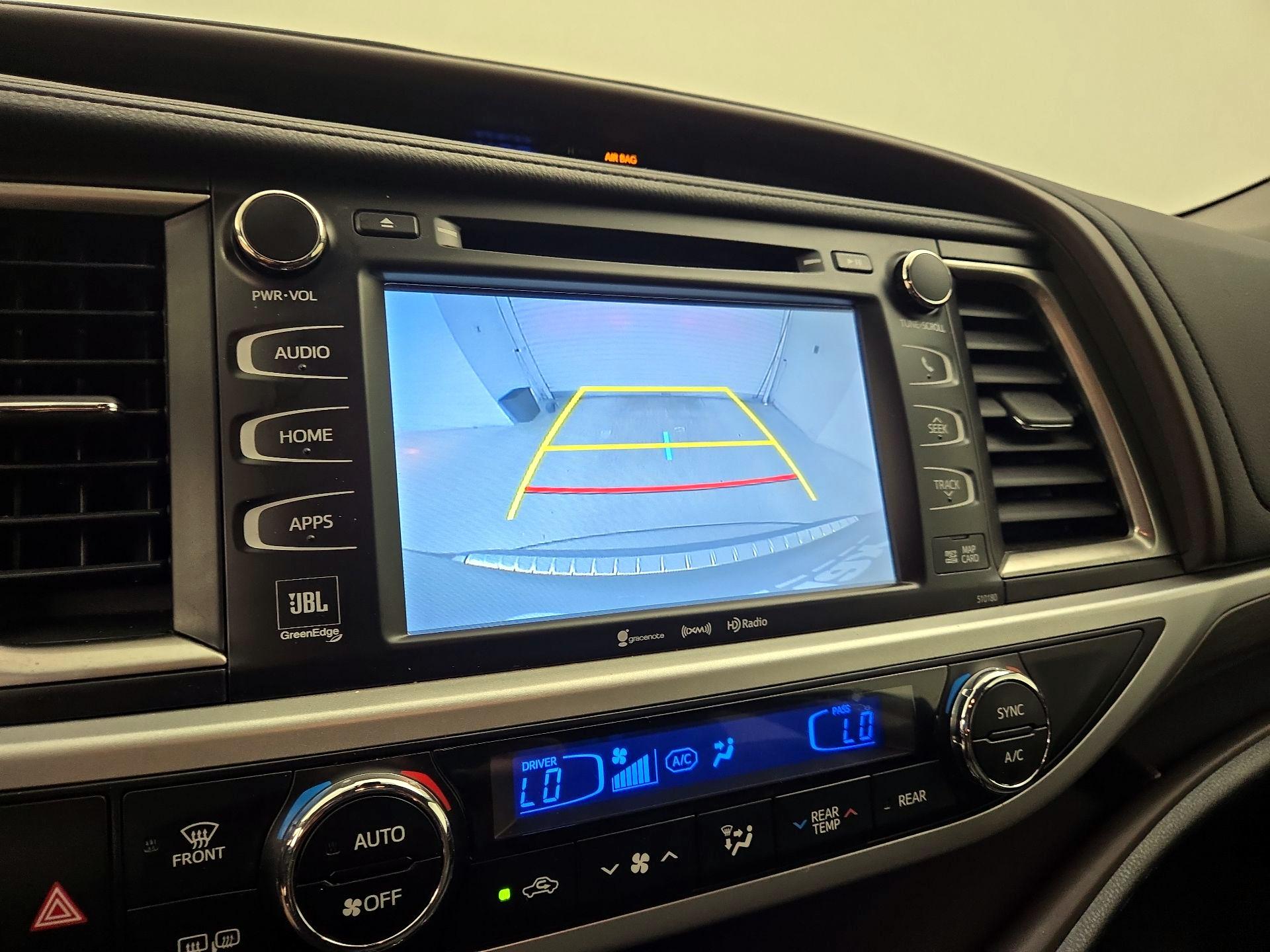 Thumbnail: 2017 Toyota Highlander - 14
