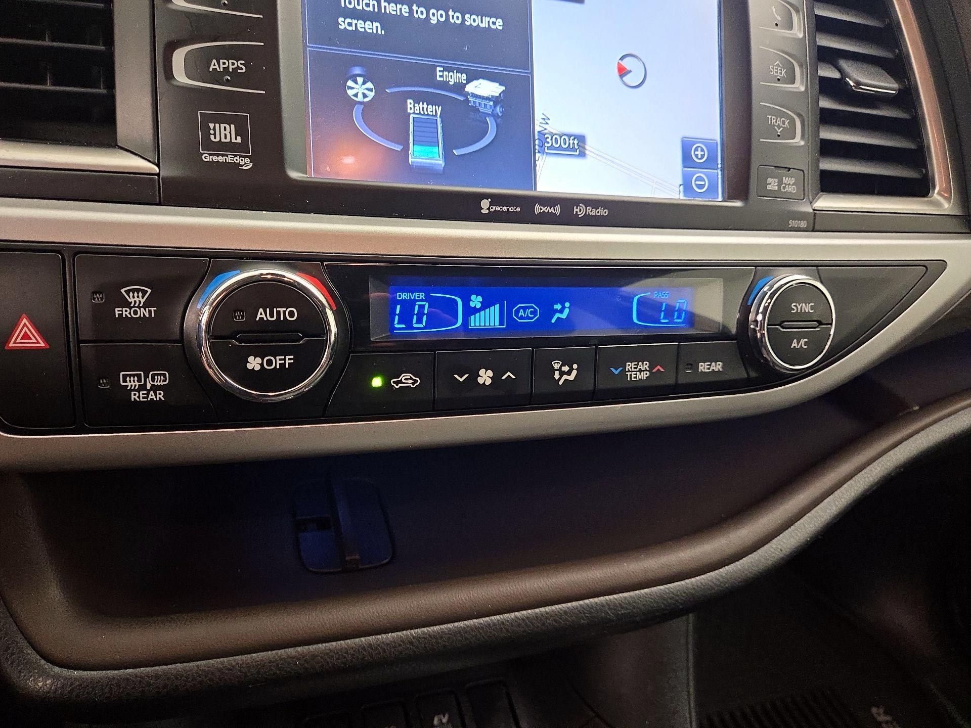 Thumbnail: 2017 Toyota Highlander - 16