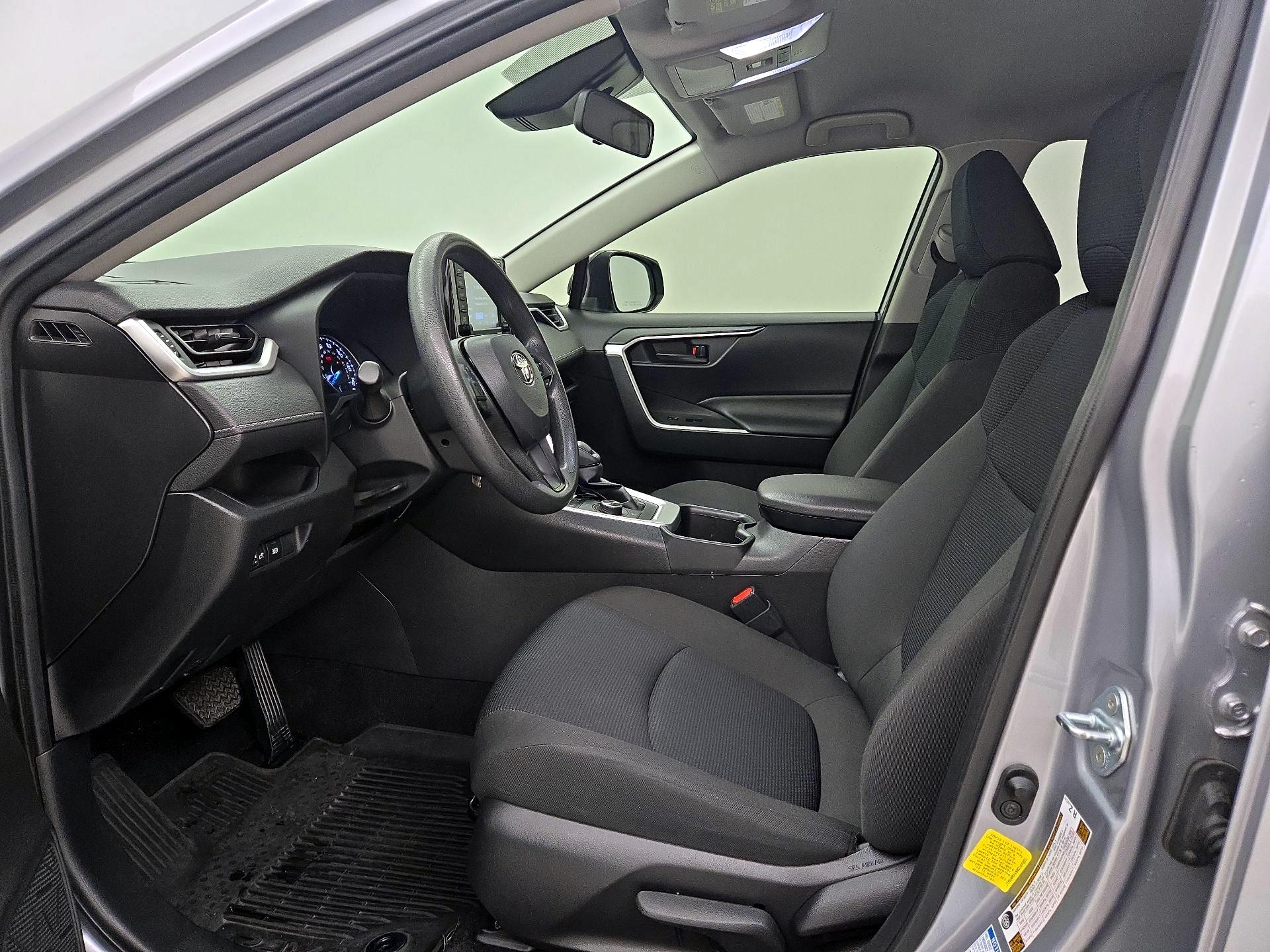 Thumbnail: 2022 Toyota RAV4 - 11