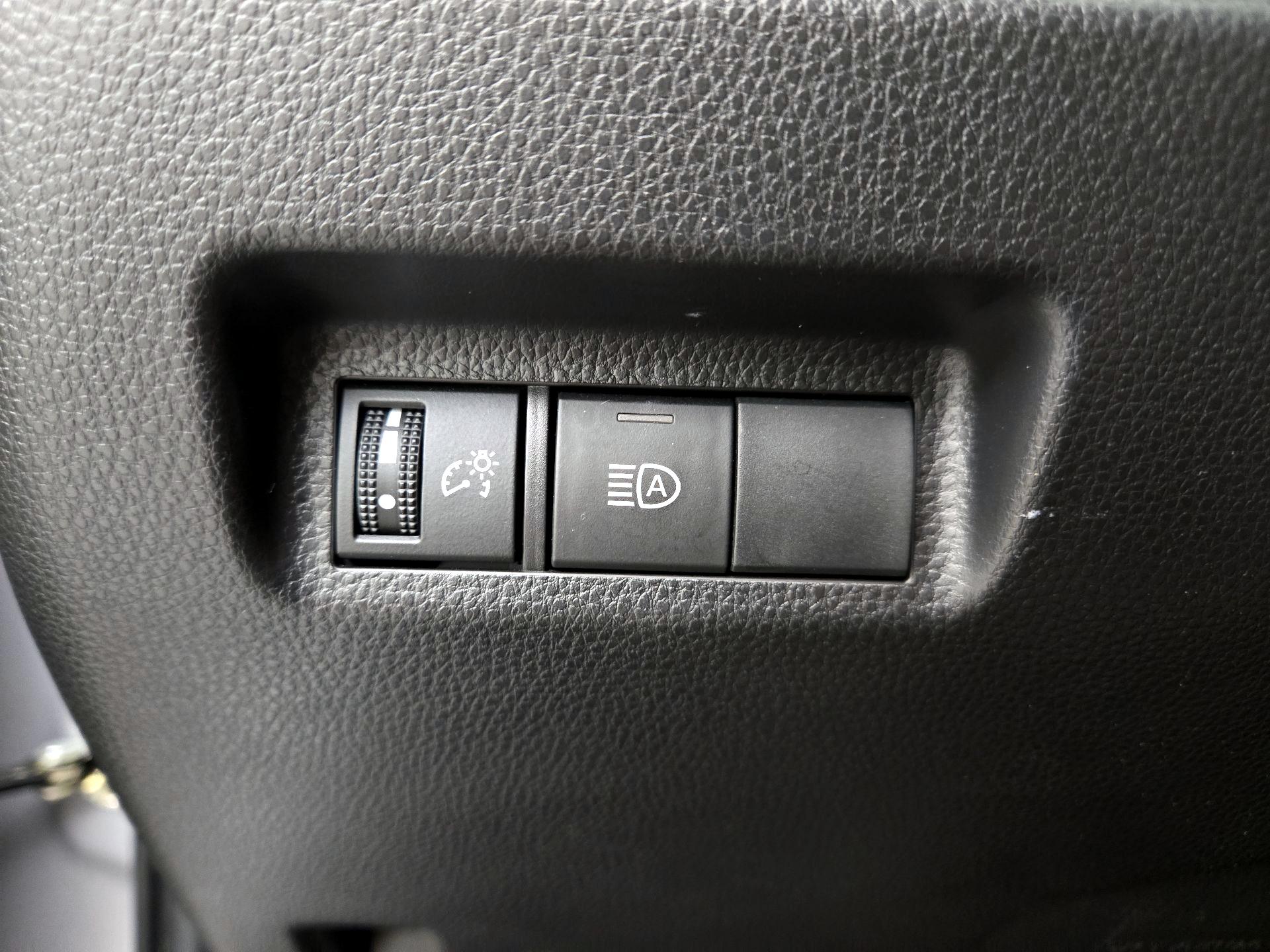 Thumbnail: 2022 Toyota RAV4 - 13