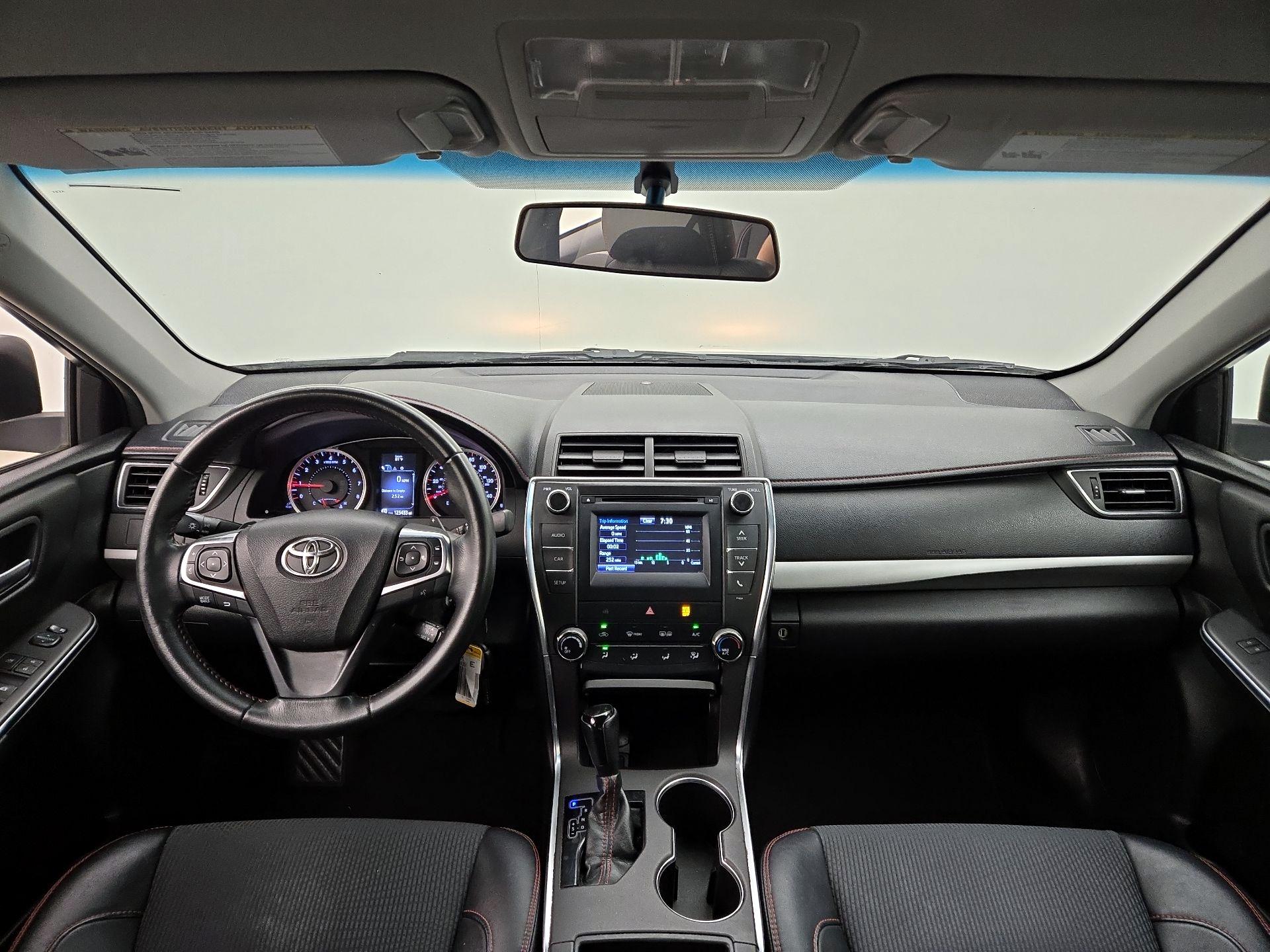 Thumbnail: 2016 Toyota Camry - 9
