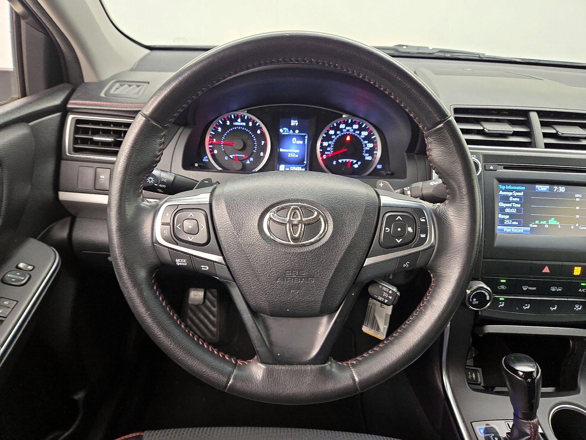 Thumbnail: 2016 Toyota Camry - 10