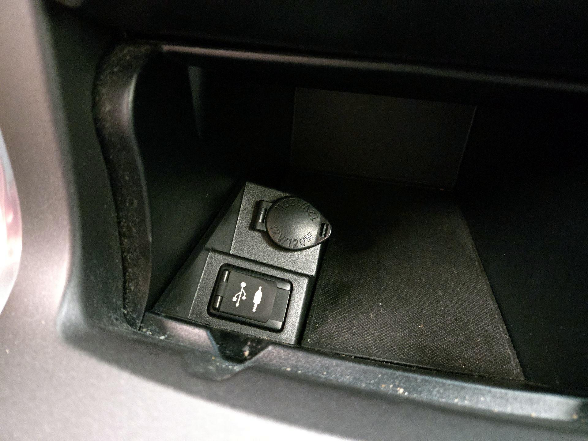 Thumbnail: 2016 Toyota Camry - 18