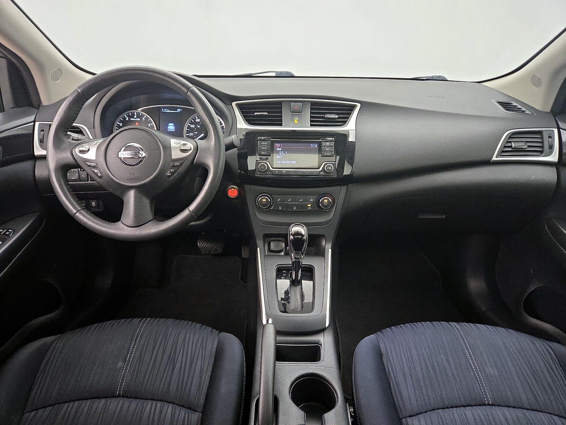Thumbnail: 2016 Nissan Sentra - 9