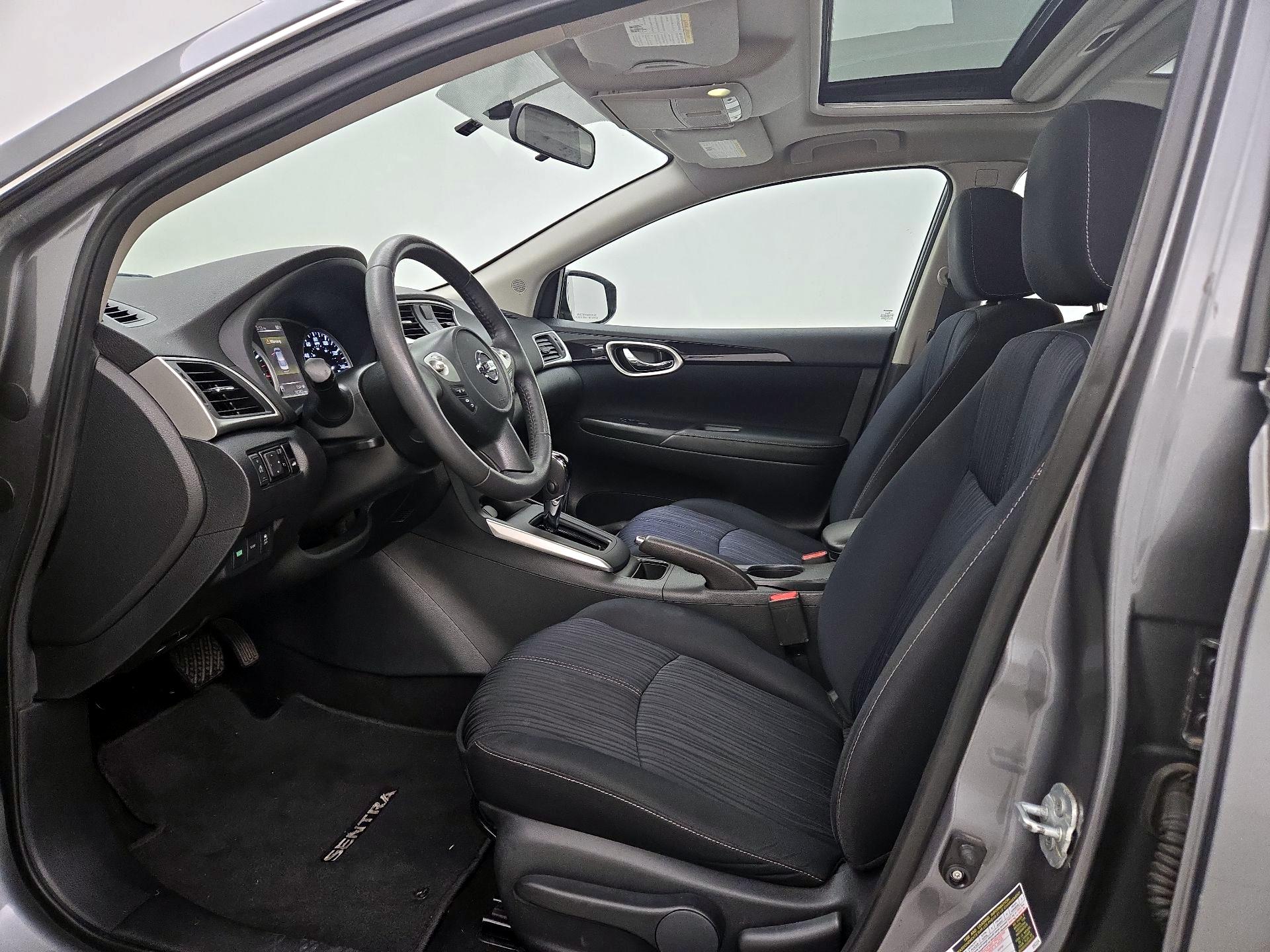 Thumbnail: 2016 Nissan Sentra - 11