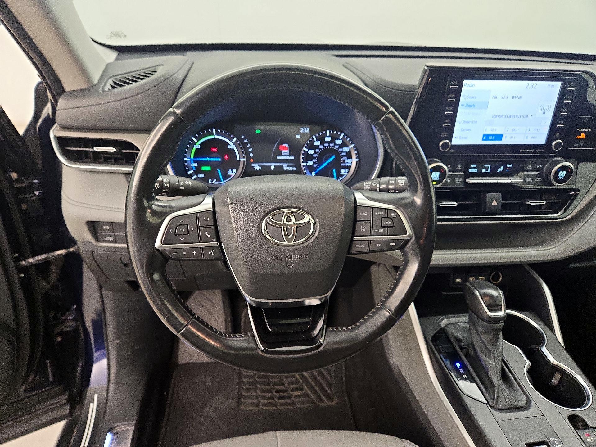 Thumbnail: 2020 Toyota Highlander - 10