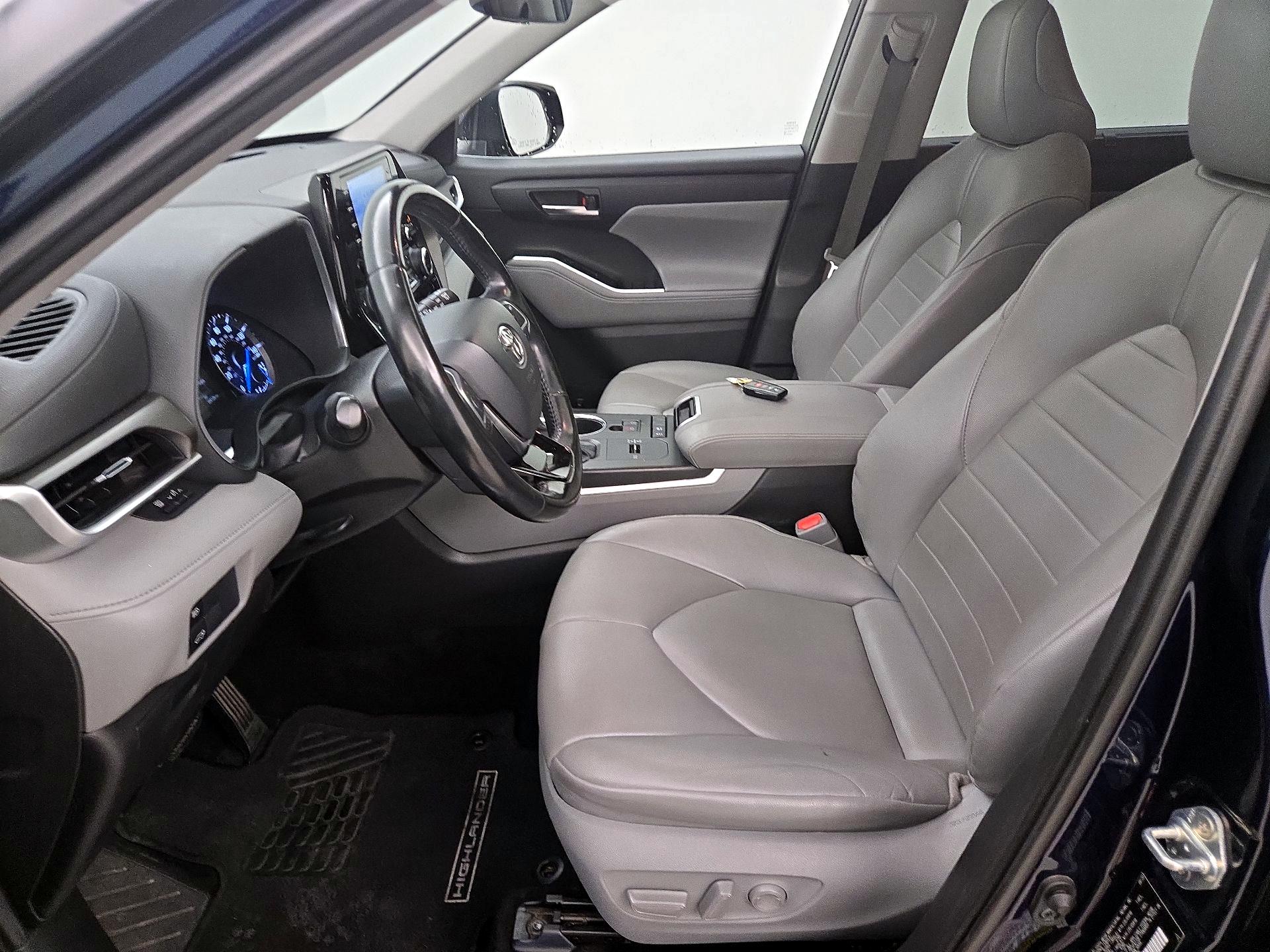 Thumbnail: 2020 Toyota Highlander - 11