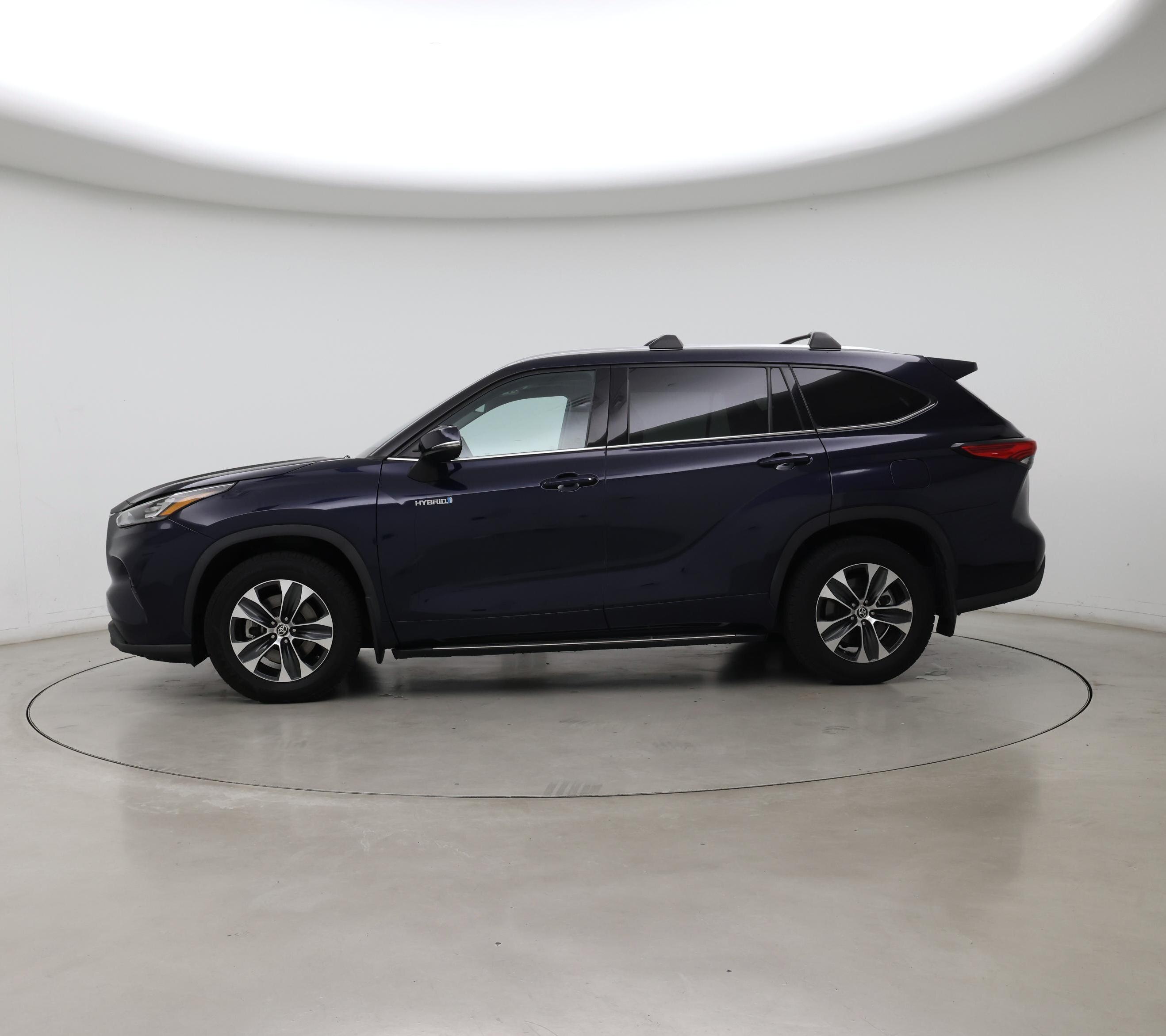 Thumbnail: 2020 Toyota Highlander - 3
