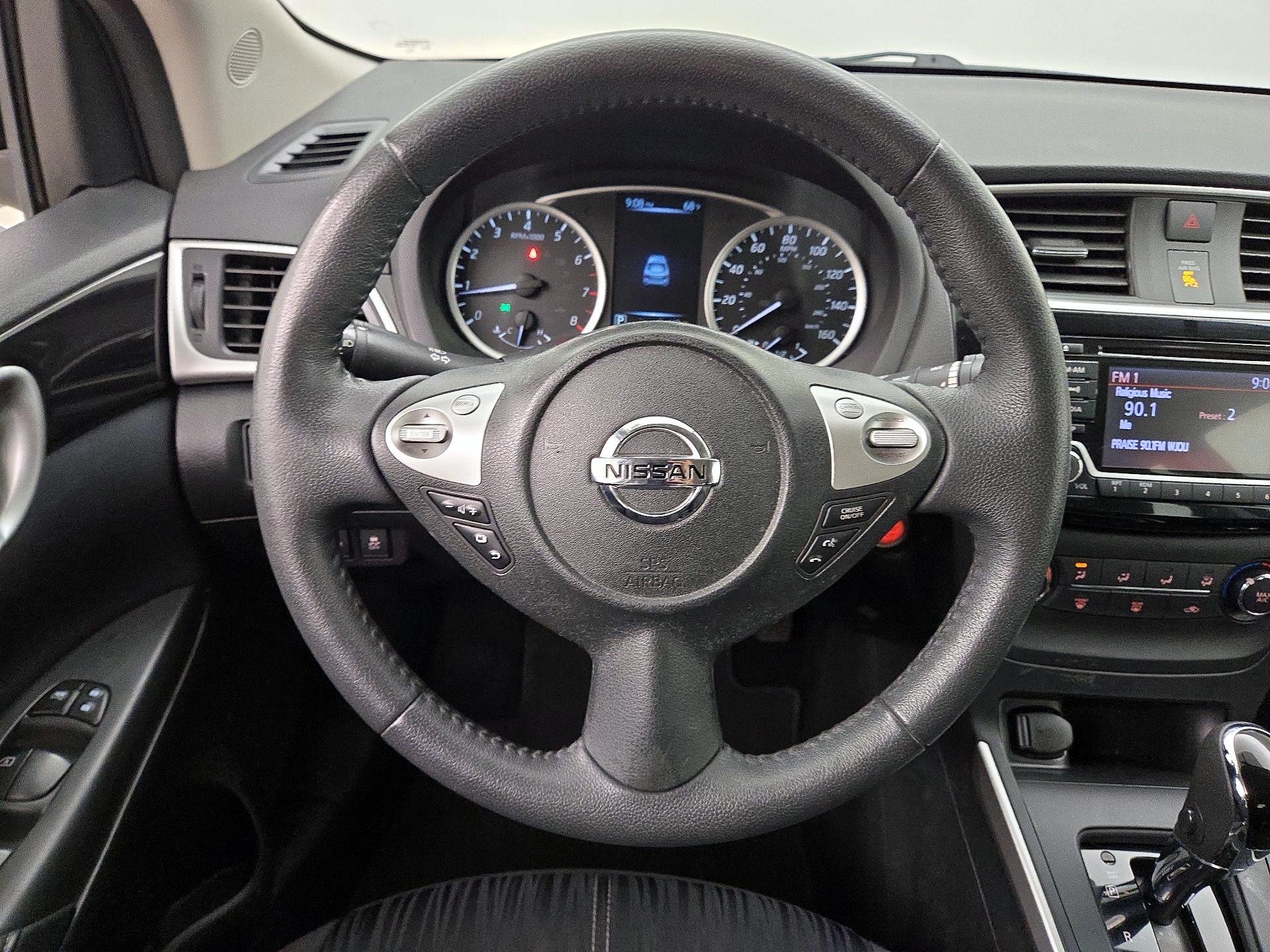 Thumbnail: 2017 Nissan Sentra - 10