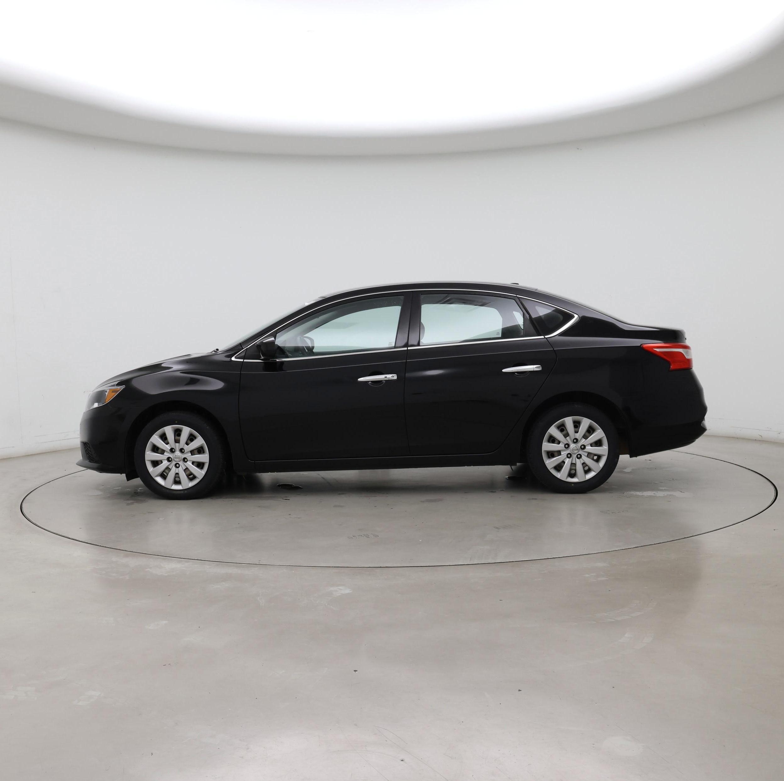 Thumbnail: 2017 Nissan Sentra - 3
