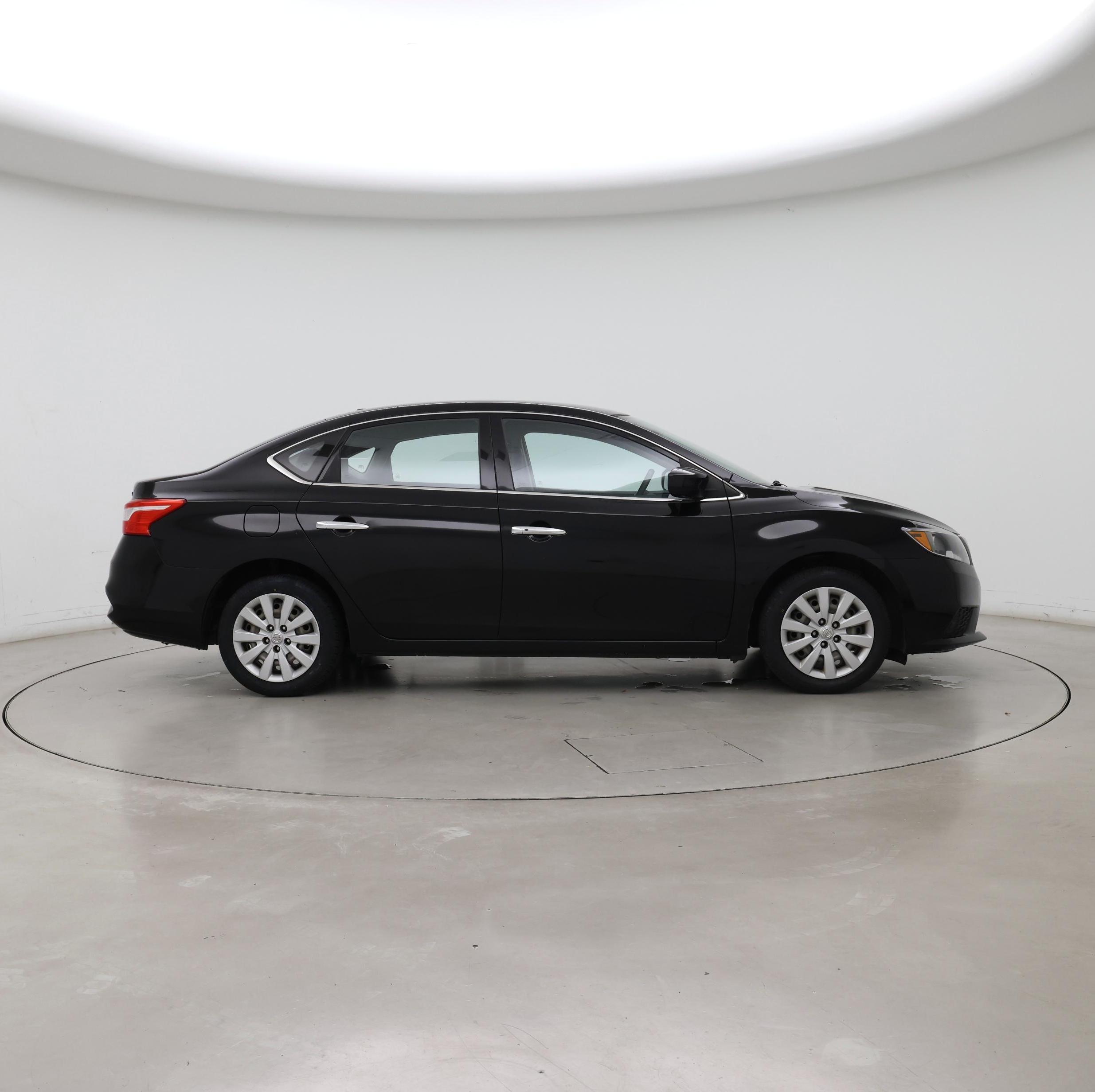 Thumbnail: 2017 Nissan Sentra - 7
